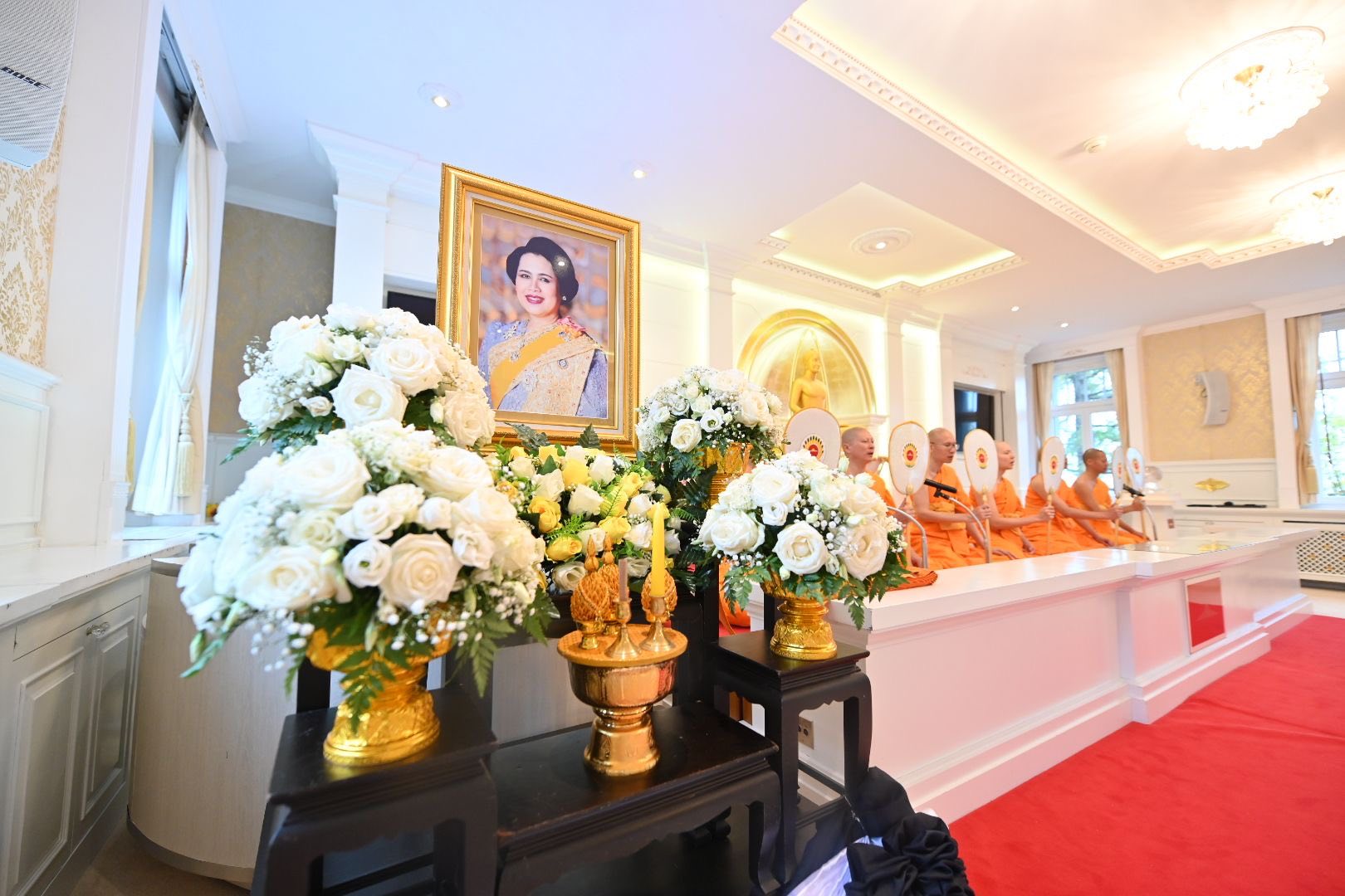 วัดพระธรรมกายสวิตเซอร์แลนด์ จัดพิธีบำเพ็ญกุศลถวายพระราชกุศลแด่สมเด็จพระพันปีหลวง