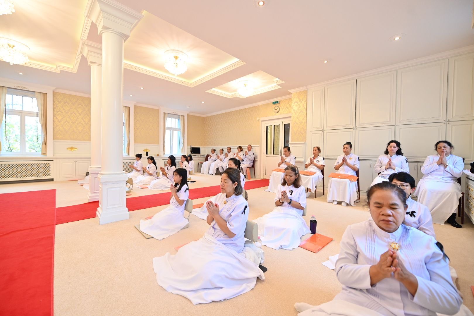 วัดพระธรรมกายสวิตเซอร์แลนด์ จัดพิธีบำเพ็ญกุศลถวายพระราชกุศลแด่สมเด็จพระพันปีหลวง