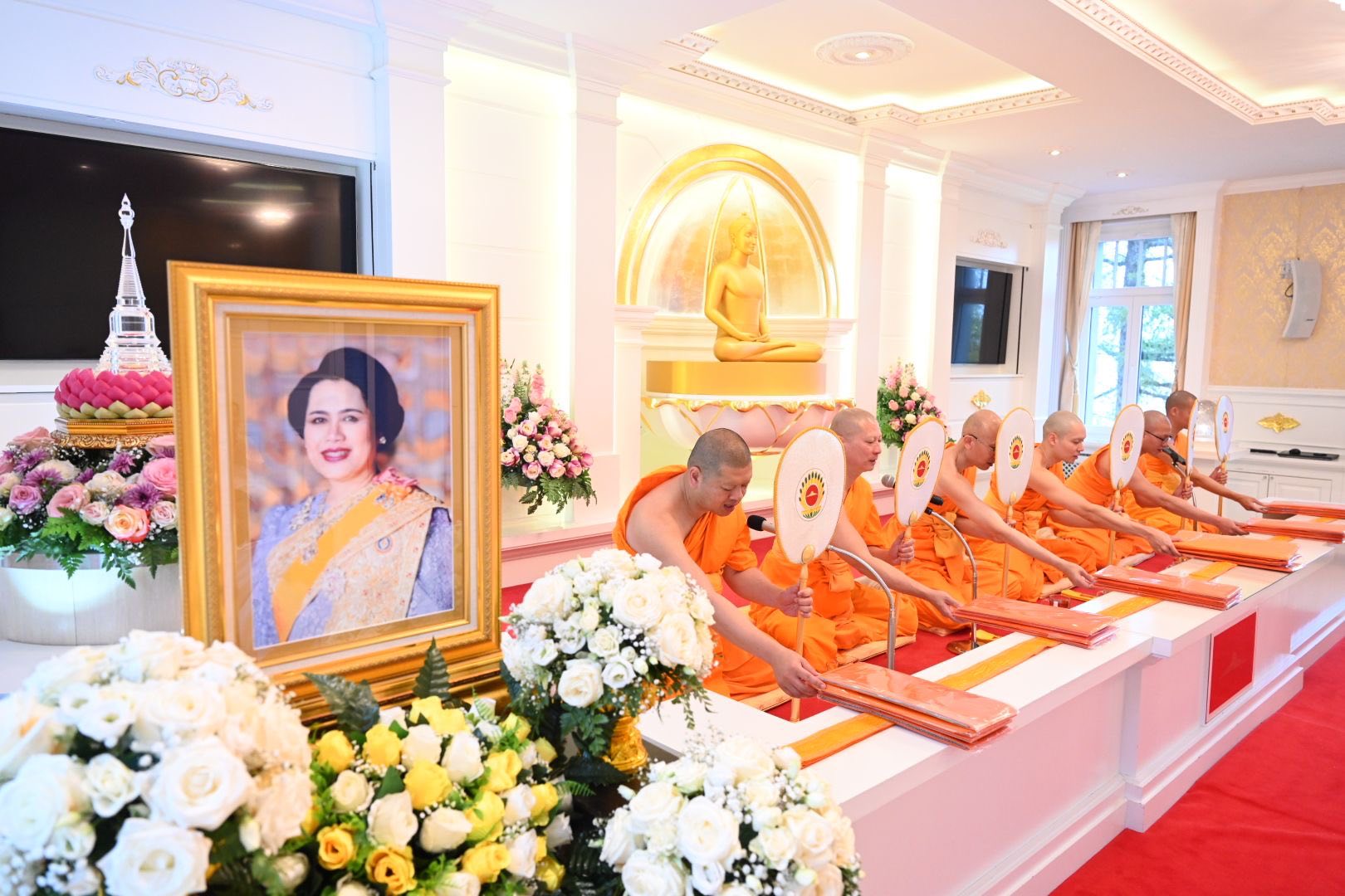 วัดพระธรรมกายสวิตเซอร์แลนด์ จัดพิธีบำเพ็ญกุศลถวายพระราชกุศลแด่สมเด็จพระพันปีหลวง