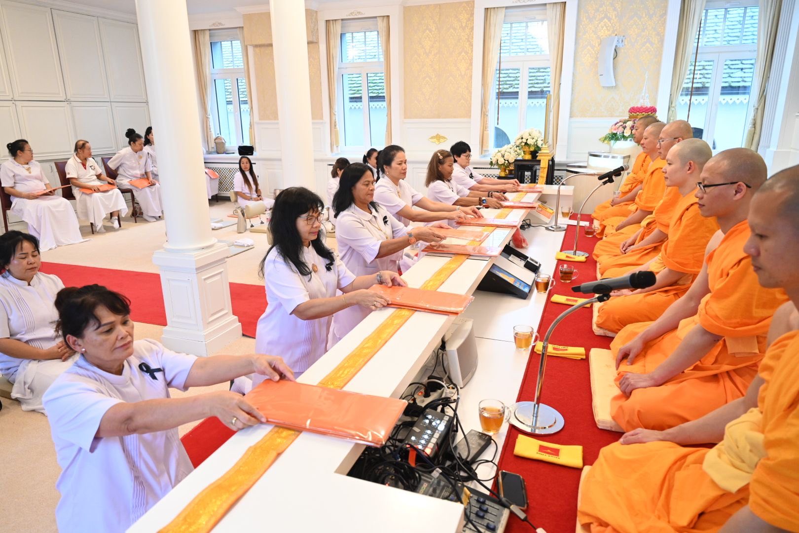 วัดพระธรรมกายสวิตเซอร์แลนด์ จัดพิธีบำเพ็ญกุศลถวายพระราชกุศลแด่สมเด็จพระพันปีหลวง