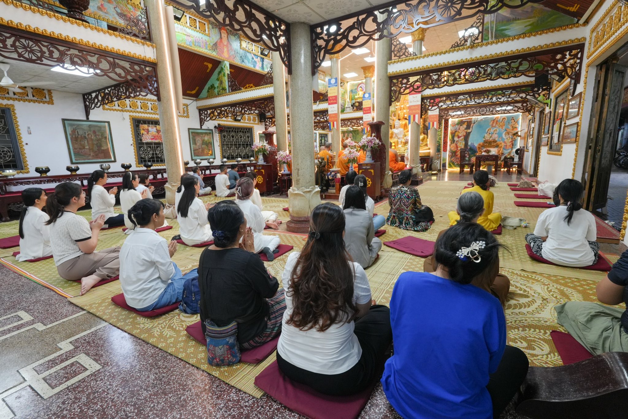 คณะสงฆ์เวียดนามร่วมกับประธานมูลนิธิธรรมกาย จัดพิธีบำเพ็ญกุศลถวายพระพันปีหลวง