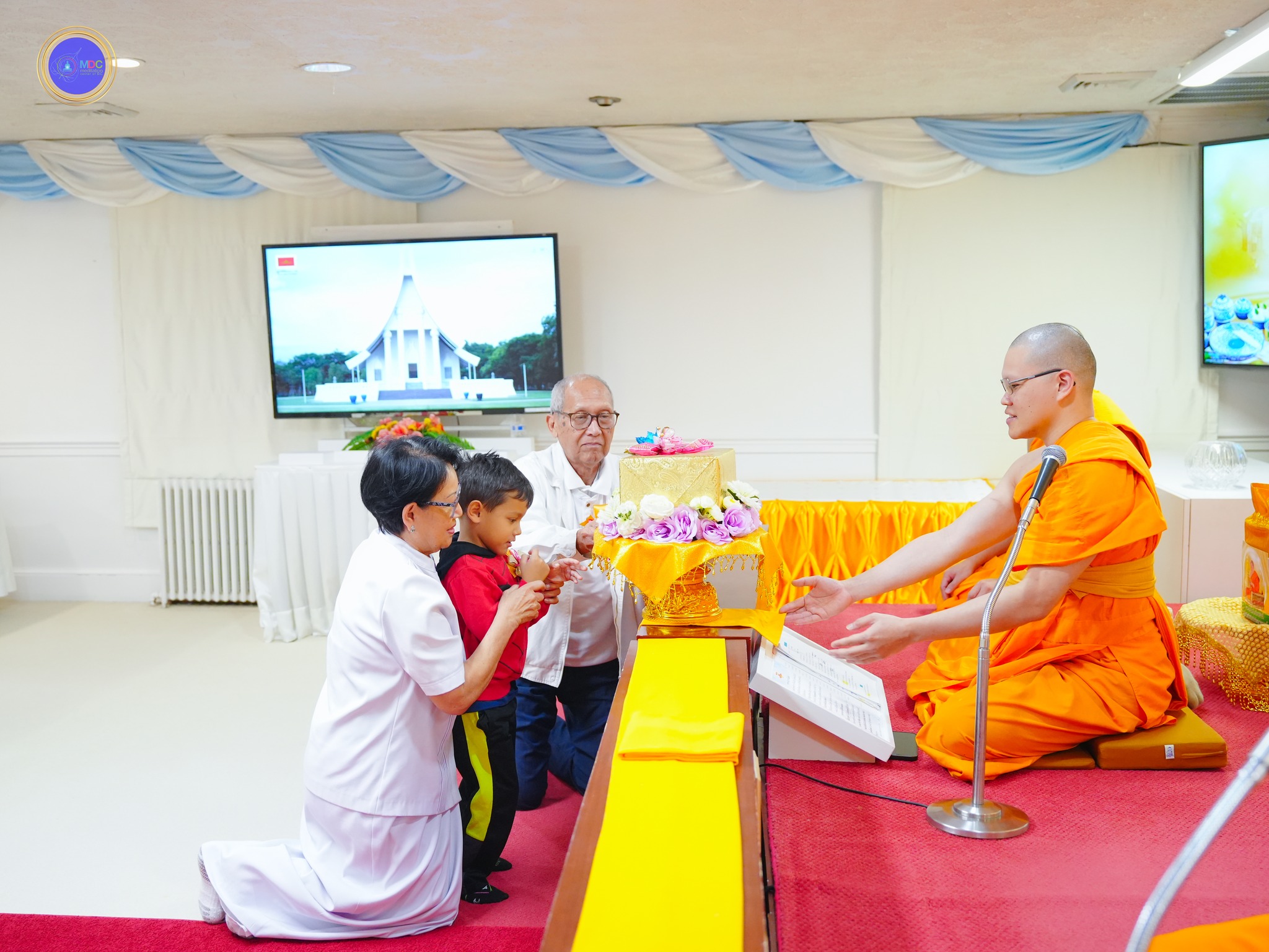 วัดพระธรรมกายดีซี จัดงานบุญวันอาทิตย์