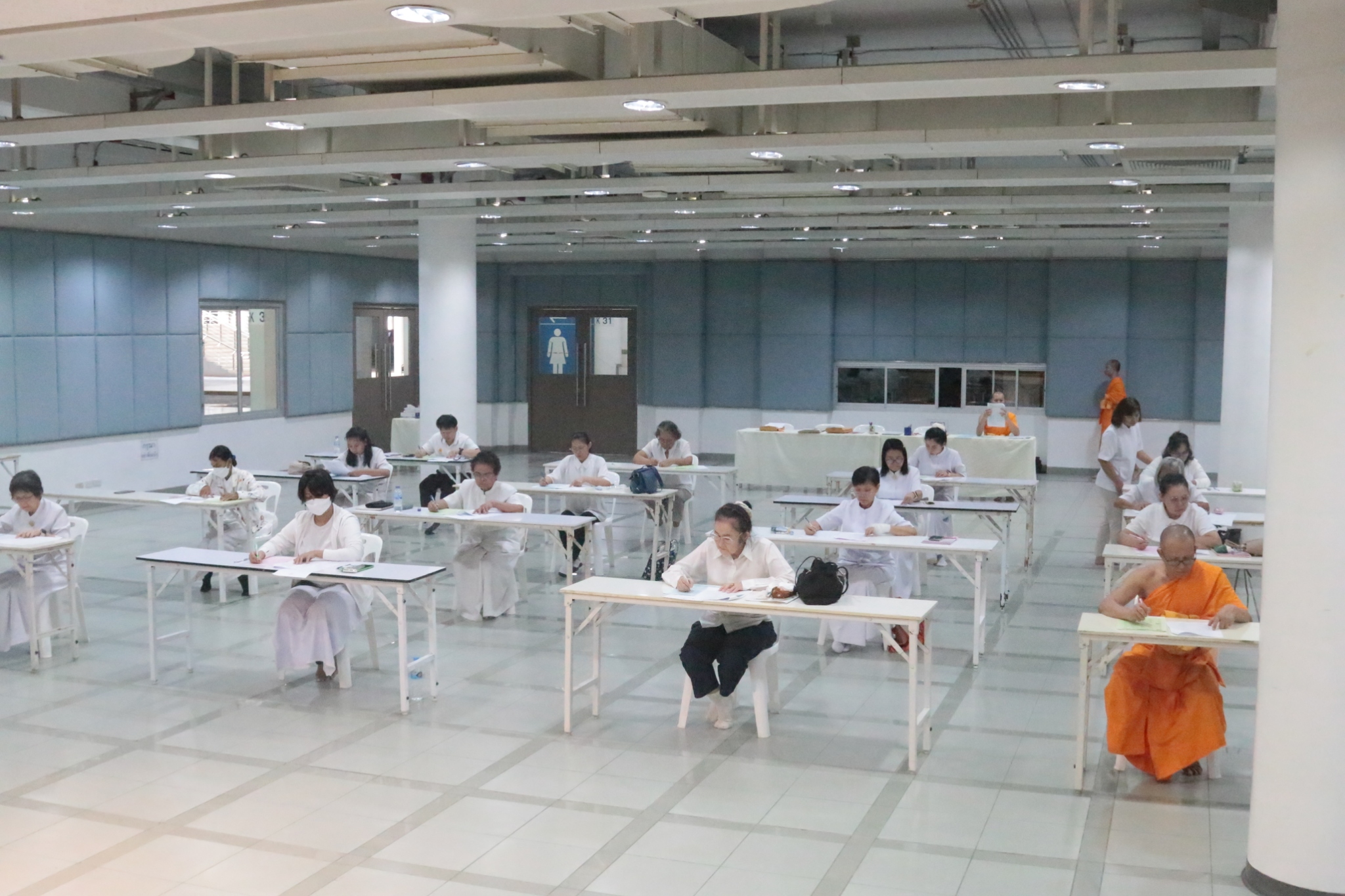 นักศึกษาพระอภิธรรมศึกษา ร่วมสอบปลายภาคพระอภิธรรม ประจำปี 2568