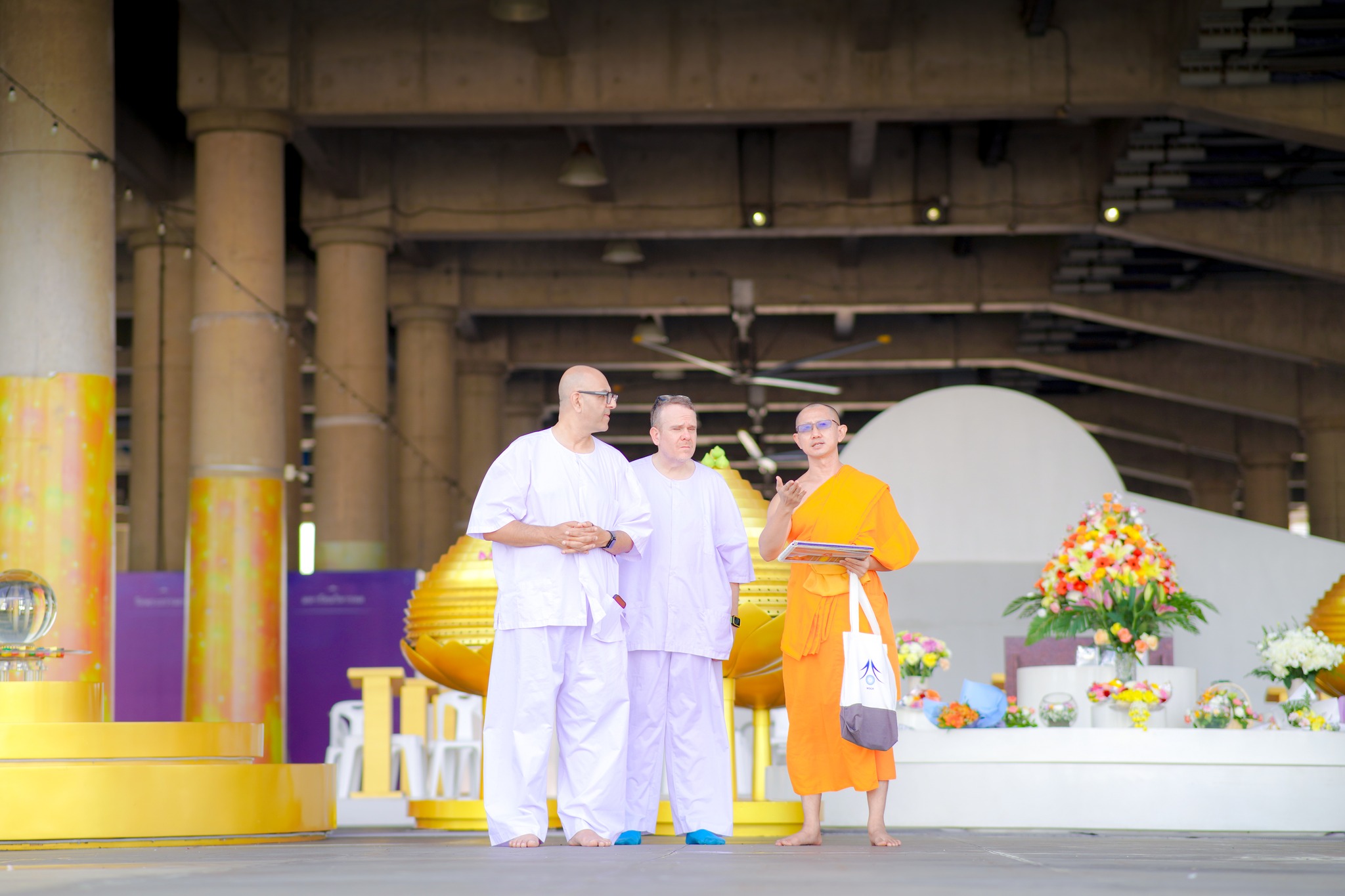 ชาวอังกฤษ มาเยี่ยมชมวัดพระธรรมกาย