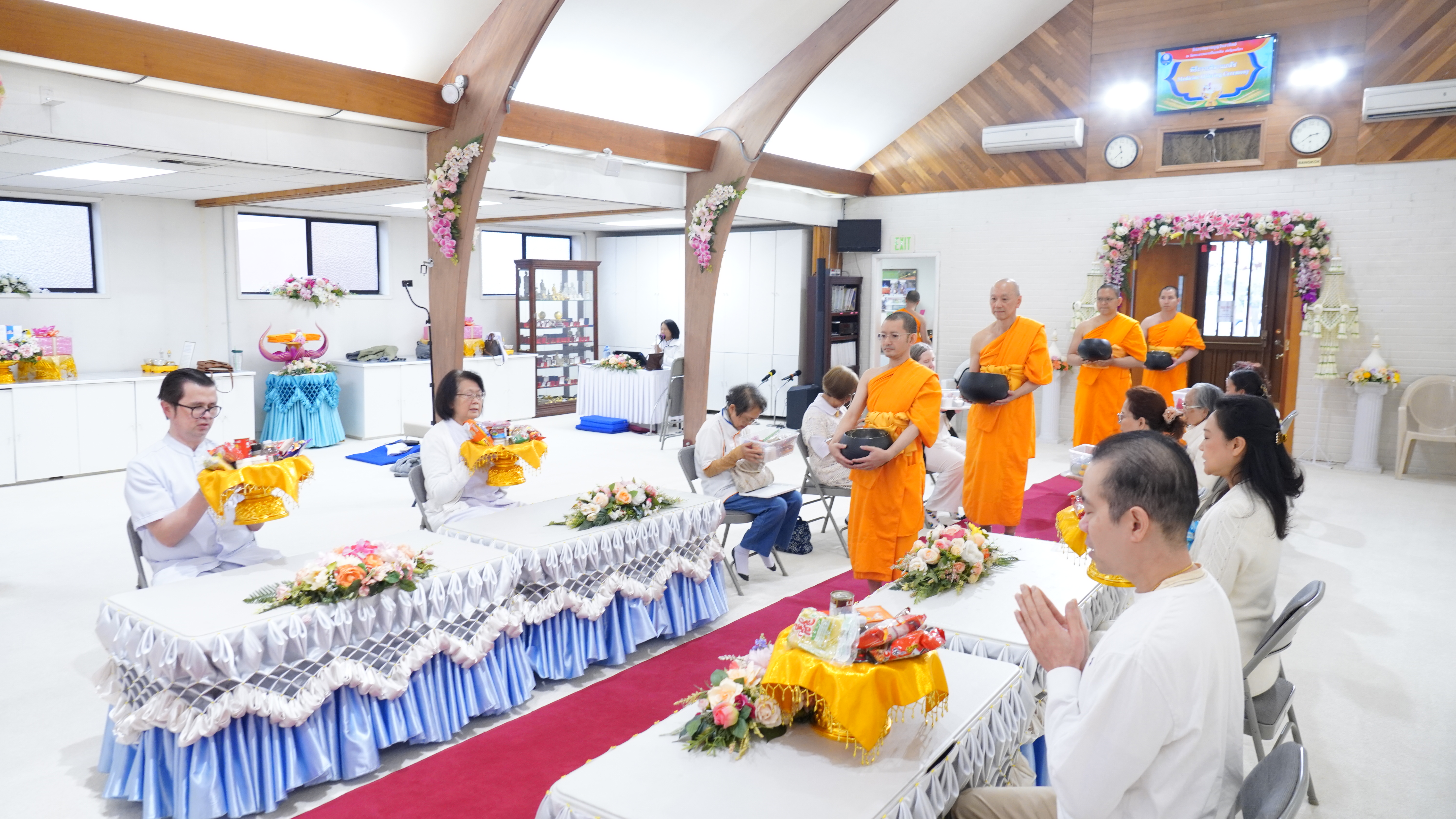 วัดพระธรรมกายซีแอตเติล จัดพิธีถวายคิลานเภสัช