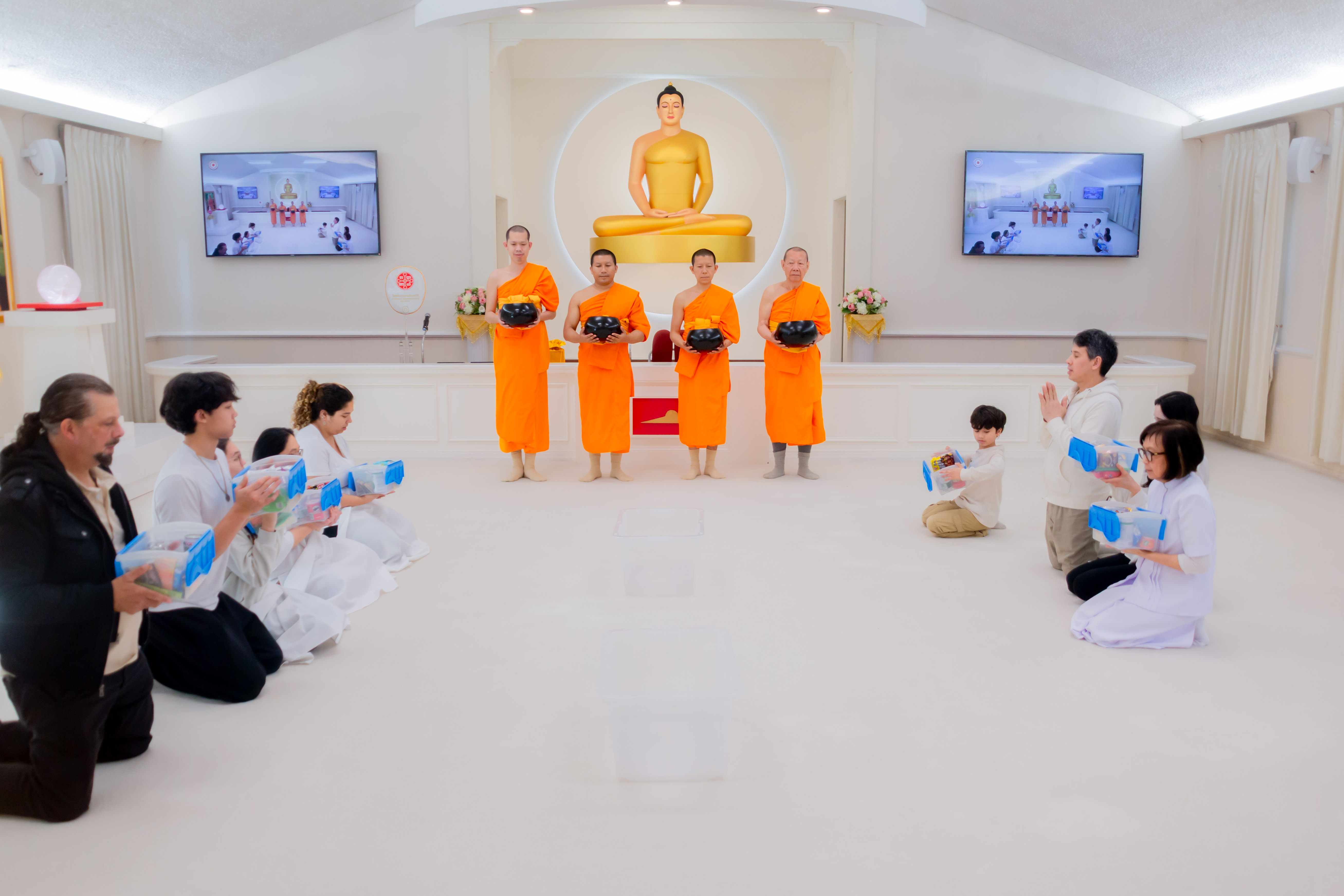 วัดพระธรรมกายนิวเจอร์ซี จัดงานบุญวันอาทิตย์