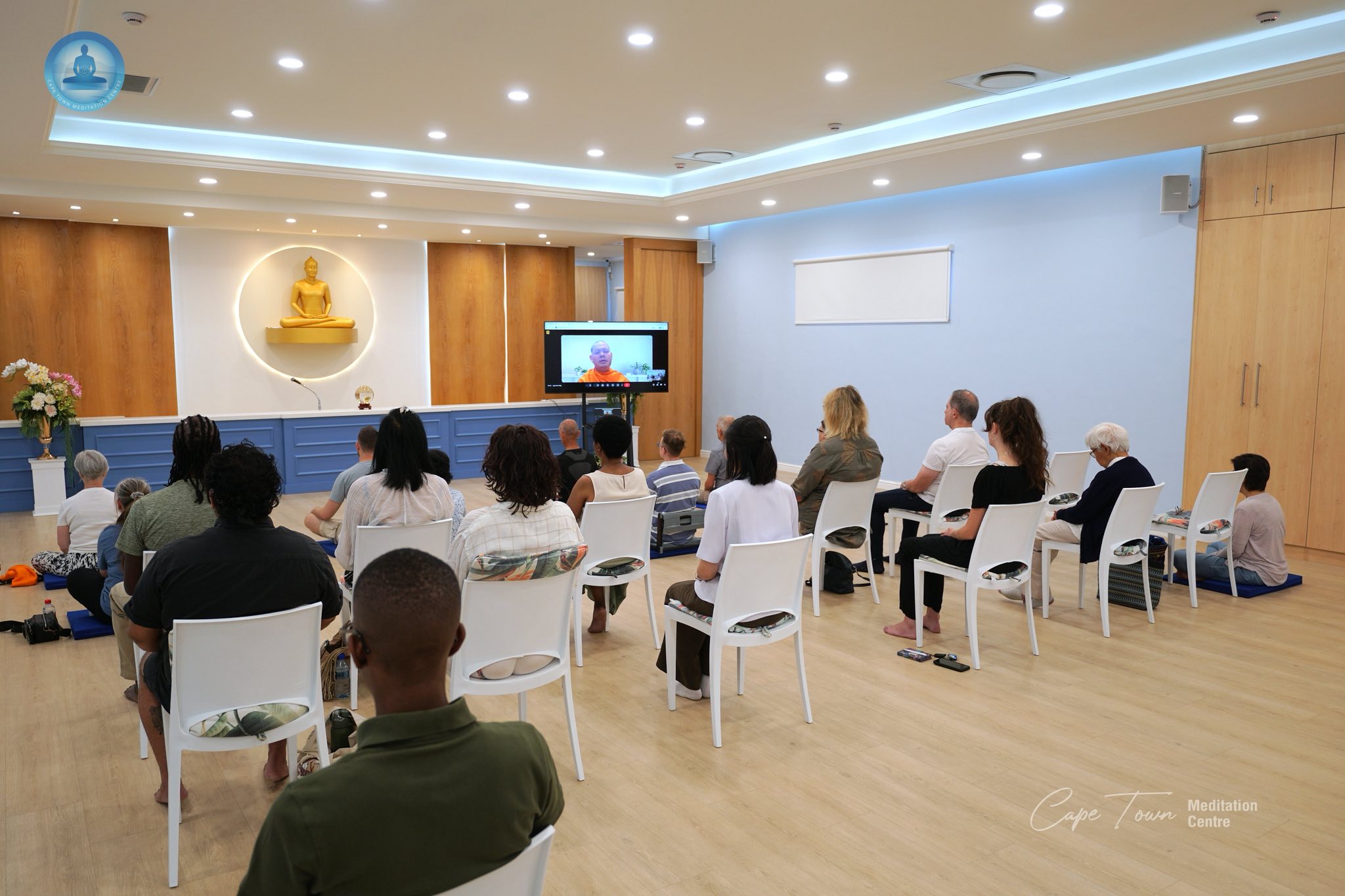 วัดพุทธเคปทาวน์ จัดคลาสสมาธิชาวท้องถิ่น