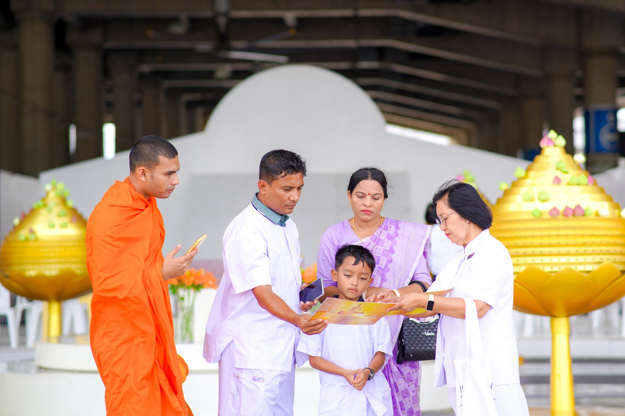 ชาวบังกลาเทศ มาเยี่ยมชมวัดพระธรรมกาย