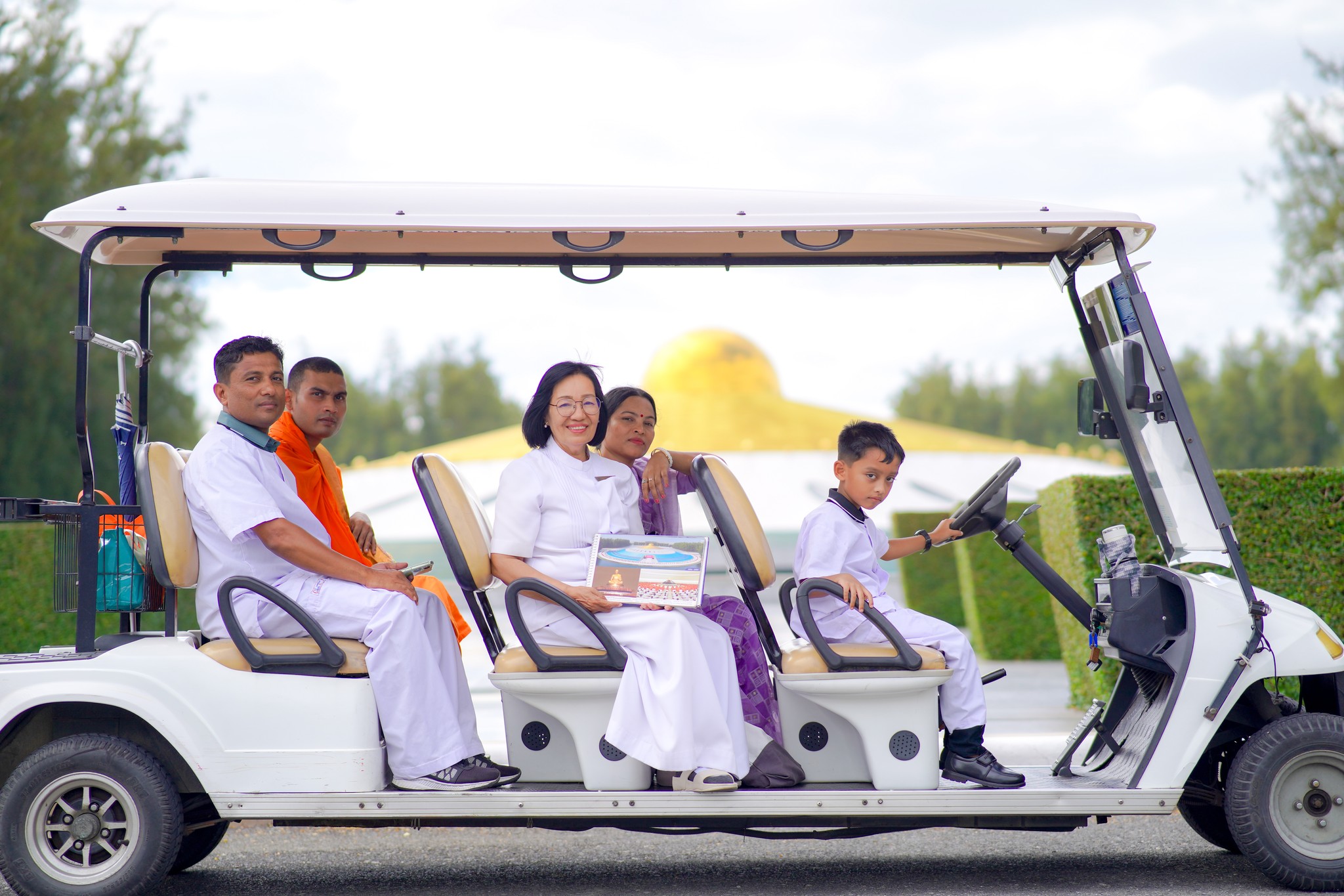 ชาวบังกลาเทศ มาเยี่ยมชมวัดพระธรรมกาย