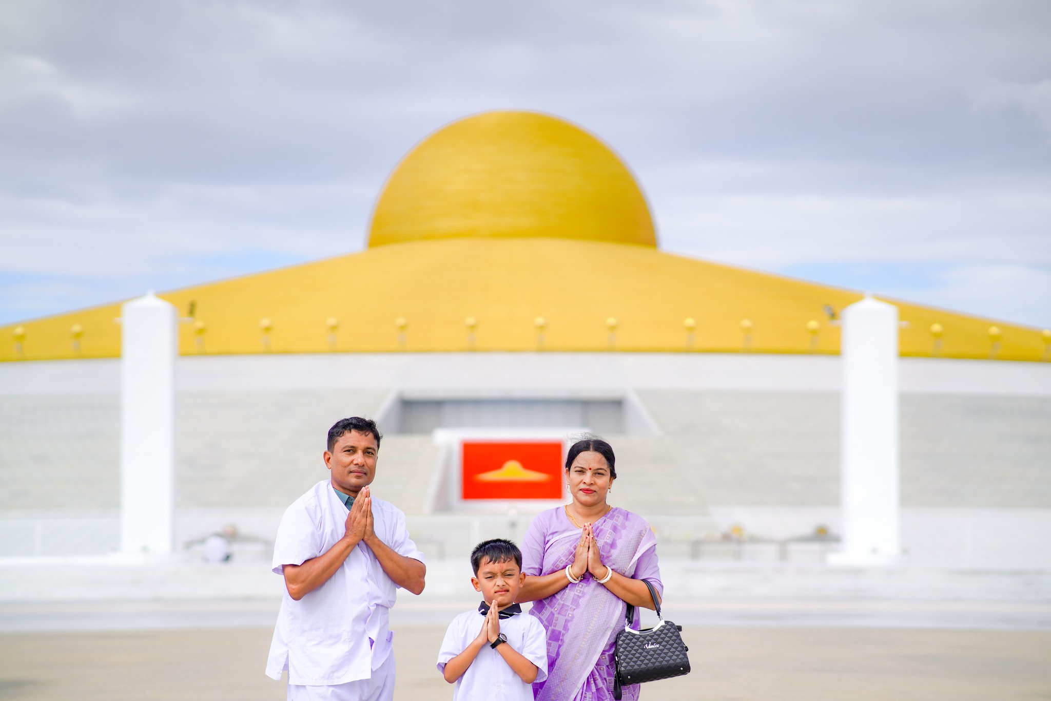 ชาวบังกลาเทศ มาเยี่ยมชมวัดพระธรรมกาย