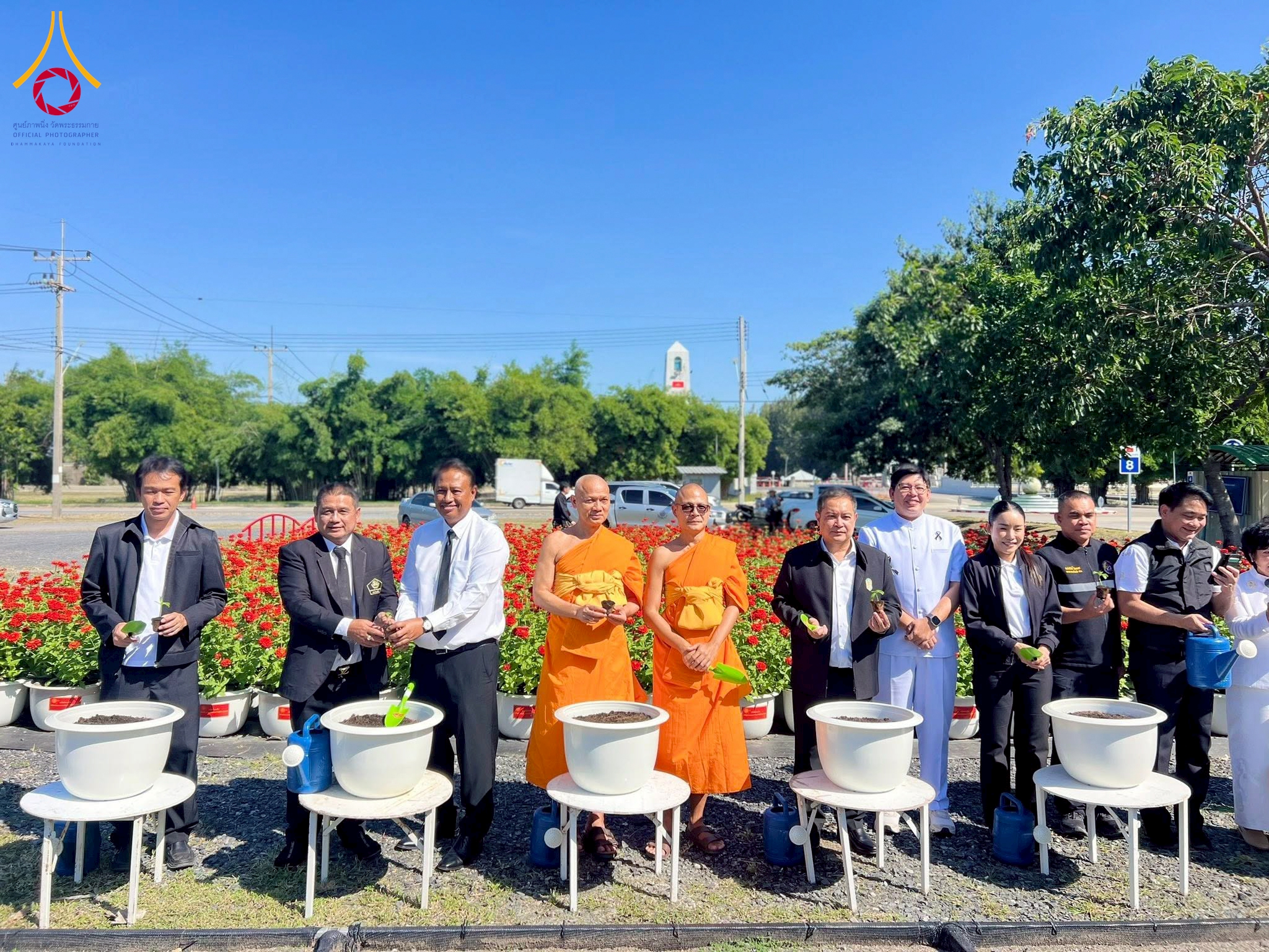 ผู้ว่าราชการจังหวัดปทุมธานี ลงพื้นที่อำเภอคลองหลวง และเยี่ยมชมทุ่งสวรรค์ตะวันฉาย ณ วัดพระธรรมกาย