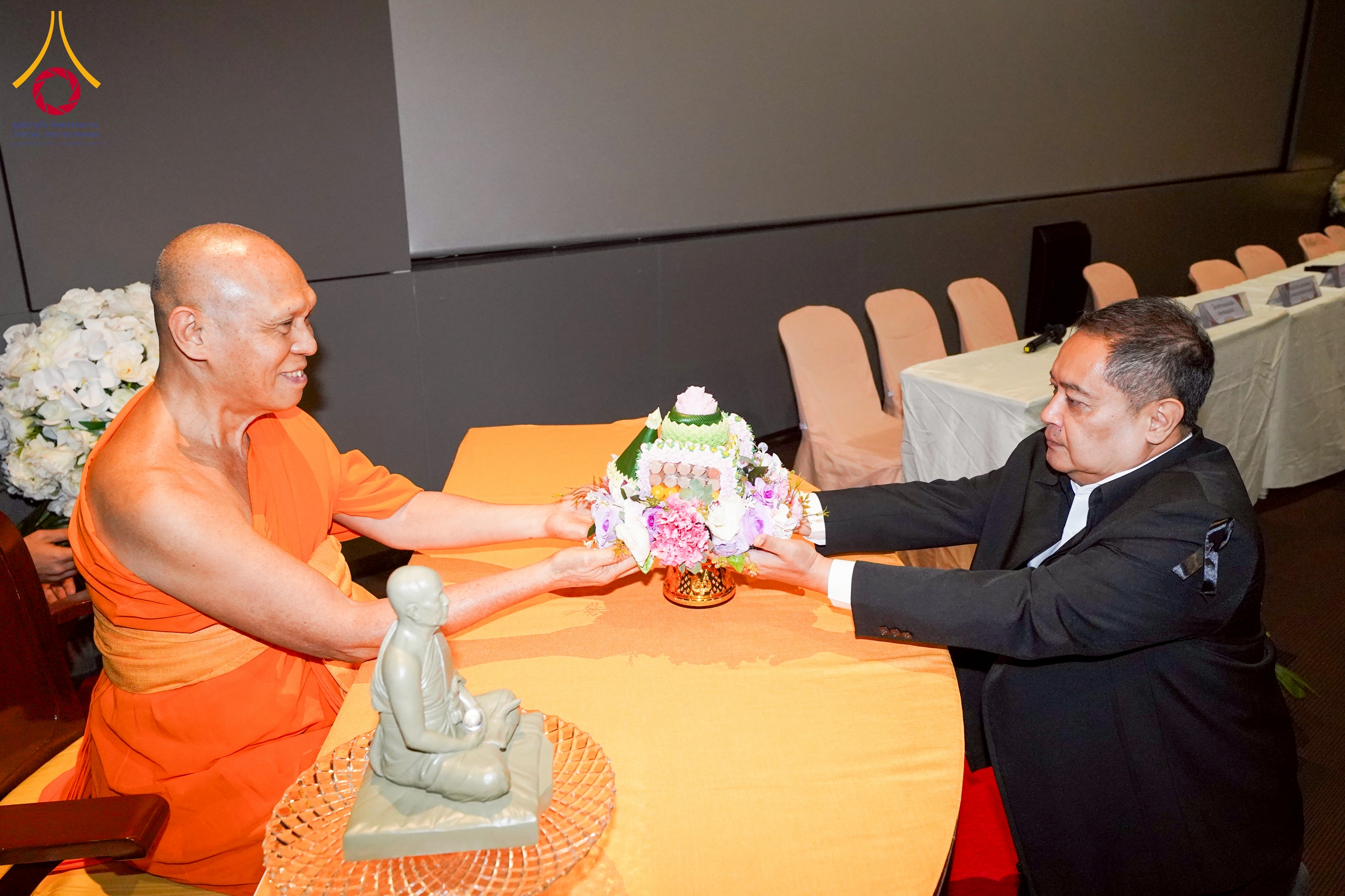 ผู้ว่าราชการจังหวัดปทุมธานี ลงพื้นที่อำเภอคลองหลวง และเยี่ยมชมทุ่งสวรรค์ตะวันฉาย ณ วัดพระธรรมกาย