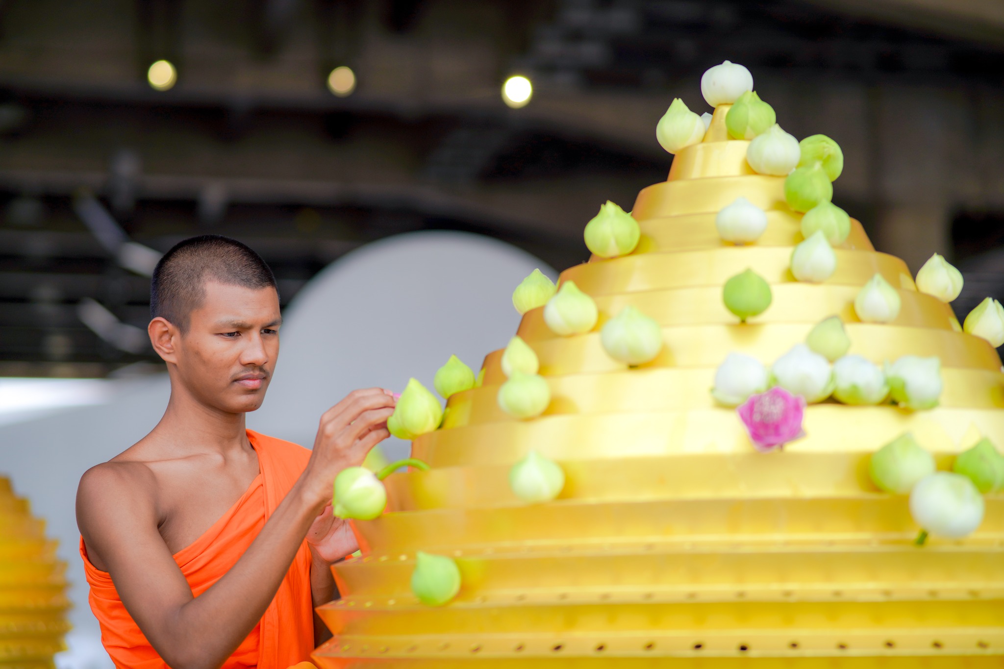 พระภิกษุและชาวบังคลาเทศ เดินทางมาเยี่ยมวัดพระธรรมกาย