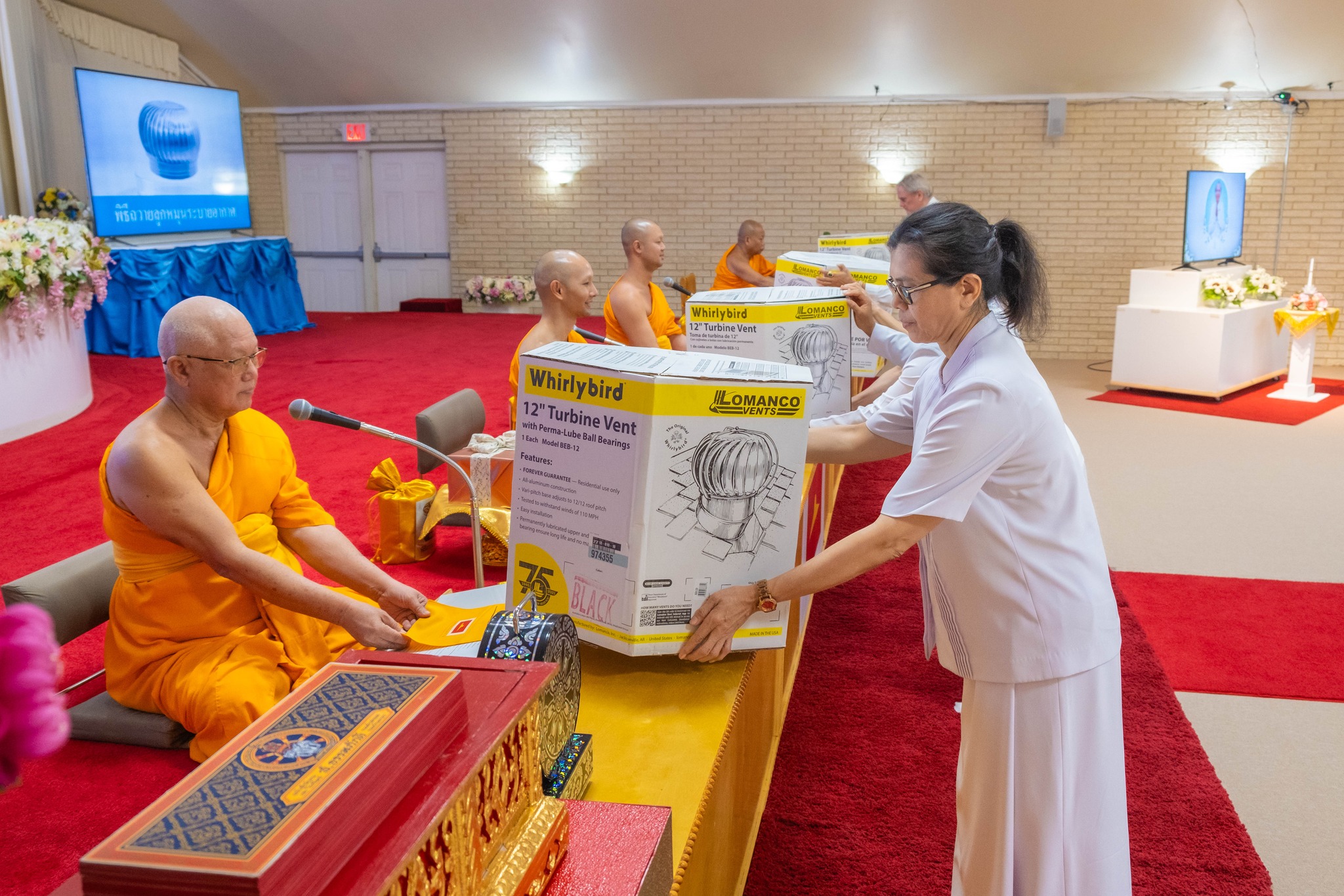 วัดพระธรรมกายเท็กซัส จัดงานบุญวันอาทิตย์