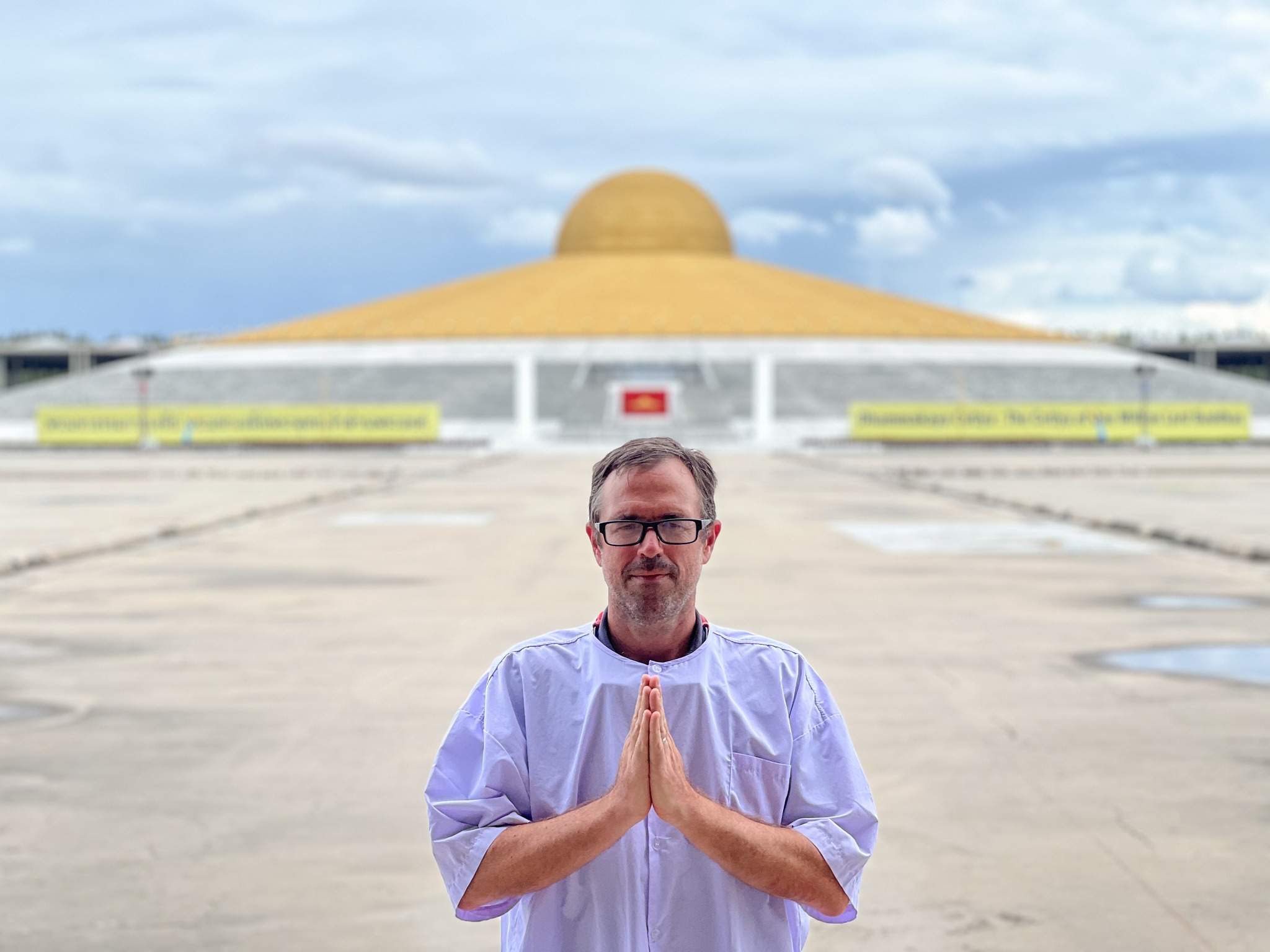 ชาวสหรัฐอเมริกา เดินทางมาเยี่ยมชมวัดพระธรรมกาย