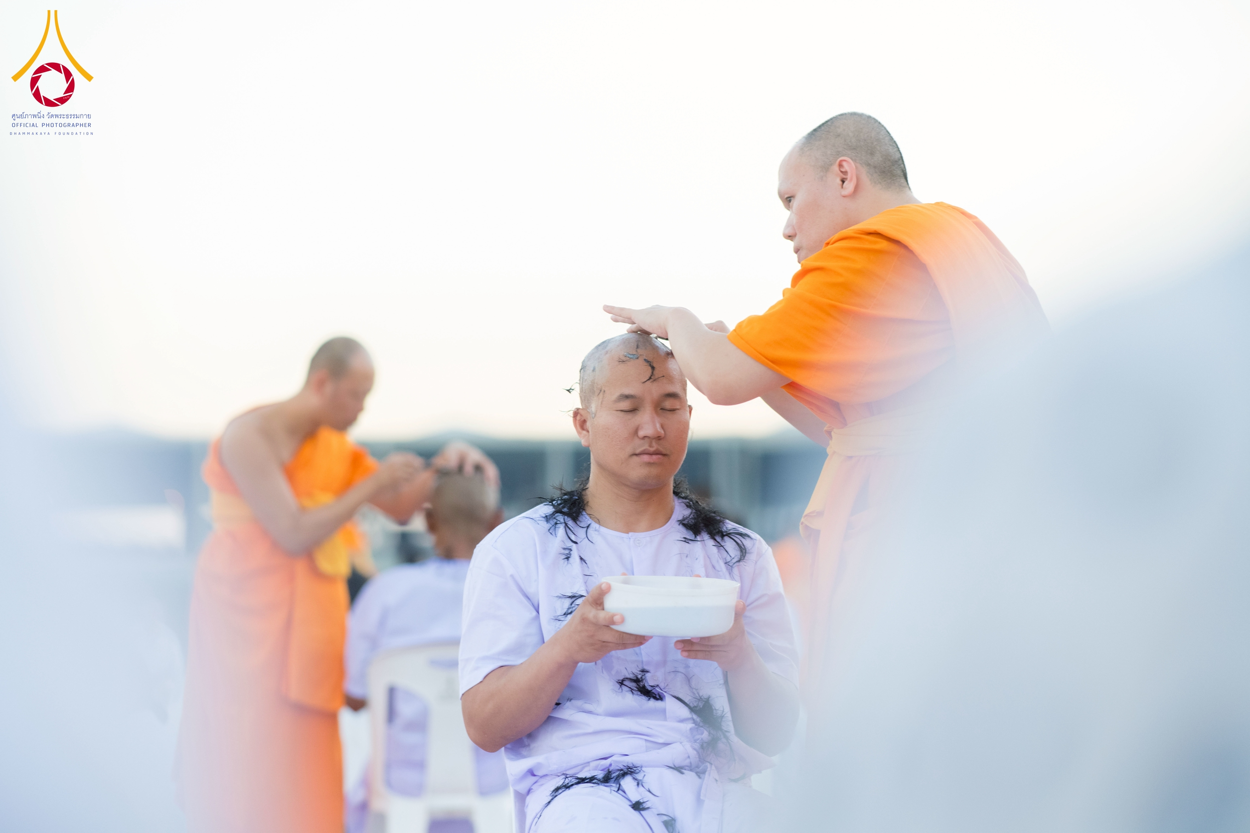 วัดพระธรรมกาย จัดพิธีตัดปอยผมรุ่นบูชาธรรมมหาปูชนียาจารย์
