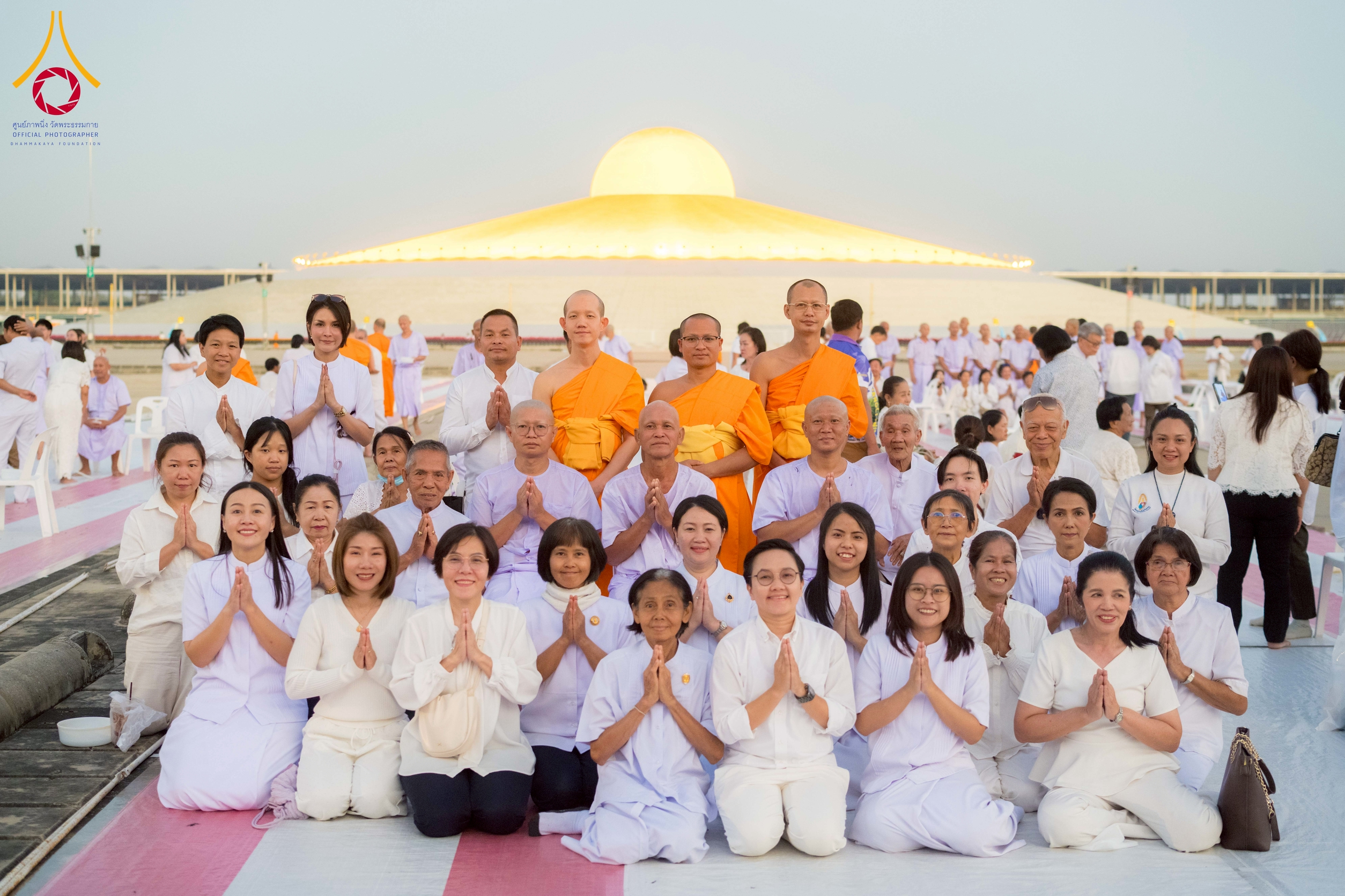 วัดพระธรรมกาย จัดพิธีตัดปอยผมรุ่นบูชาธรรมมหาปูชนียาจารย์