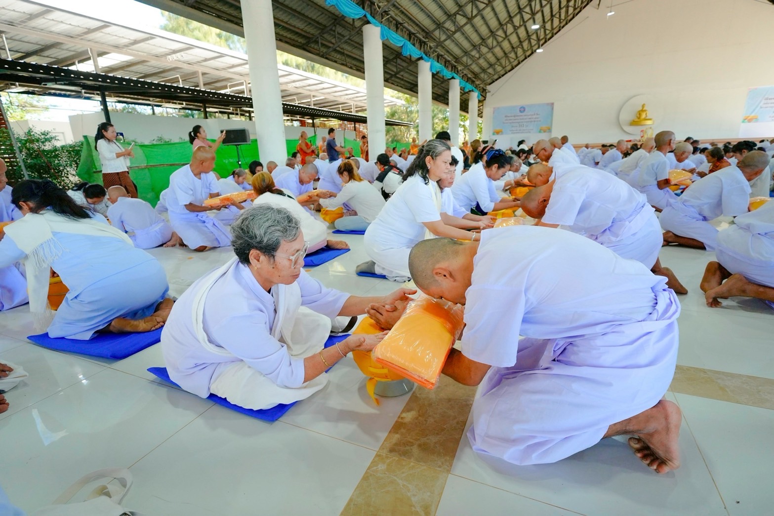 ธุดงคสถานอำนาจเจริญ จัดพิธีบรรพชา รุ่นบูชาธรรมมหาปูชนียาจารย์