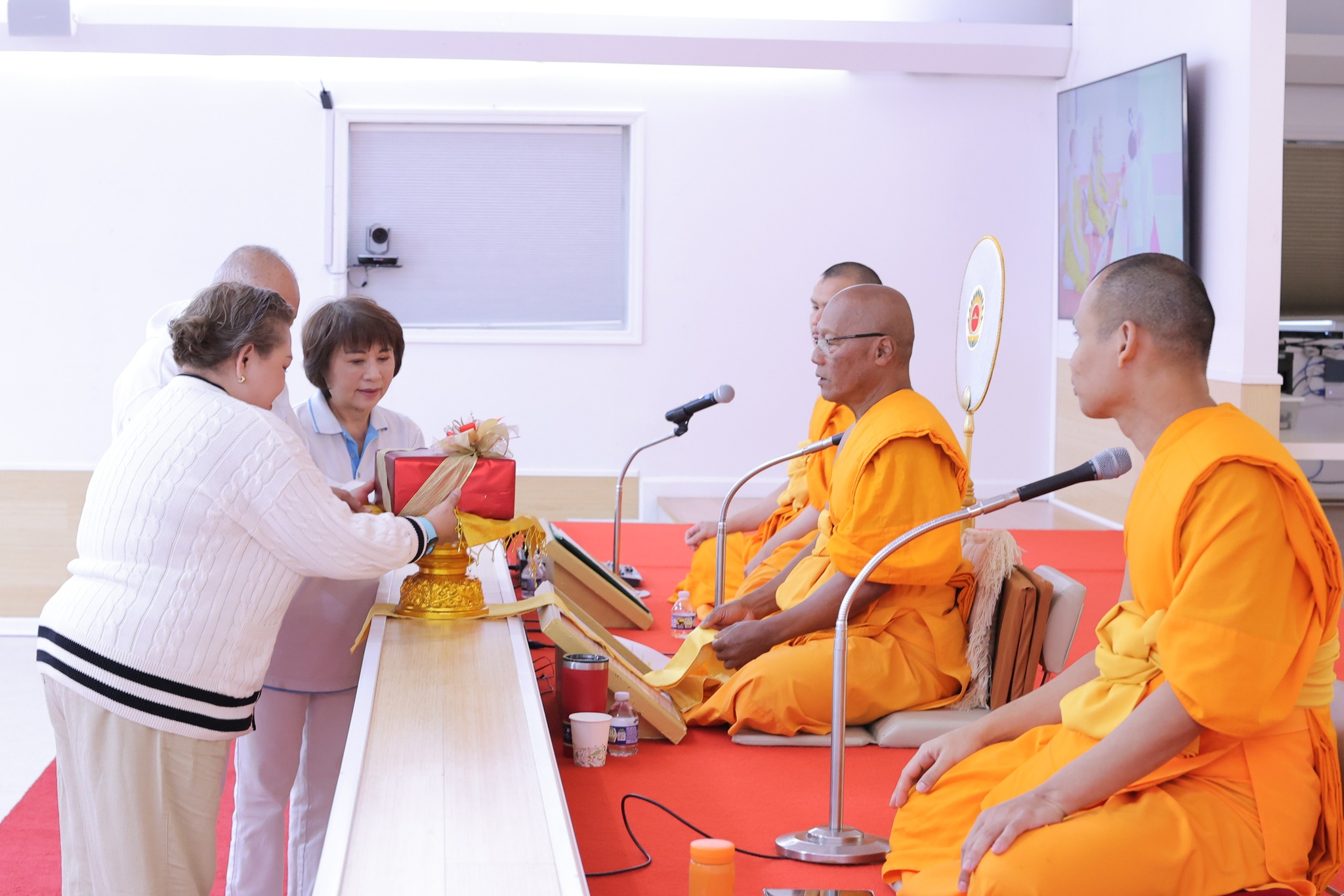 วัดพระธรรมกายจอร์เจีย จัดงานบุญวันอาทิตย์