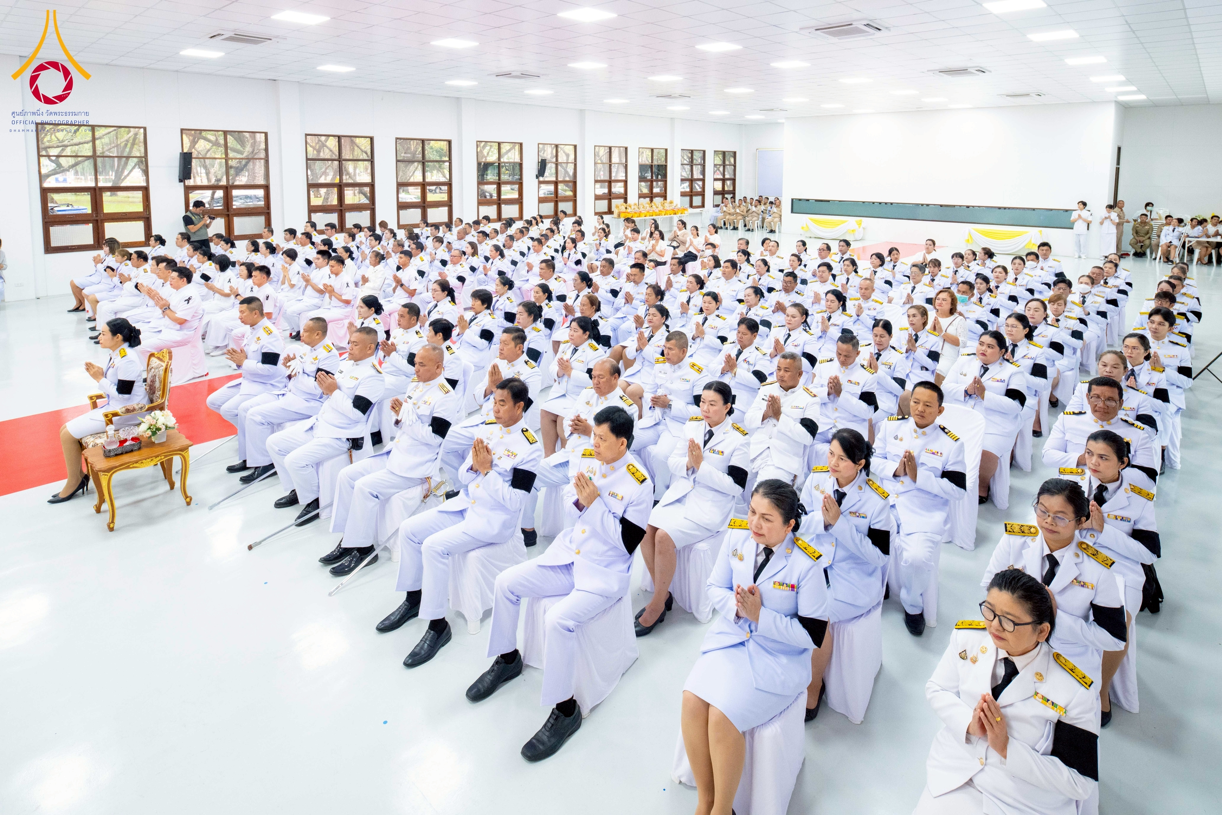 พสกนิกรอำเภอคลองหลวง ร่วมกิจกรรมเนื่องในโอกาสวันคล้ายวันพระบรมราชสมภพ