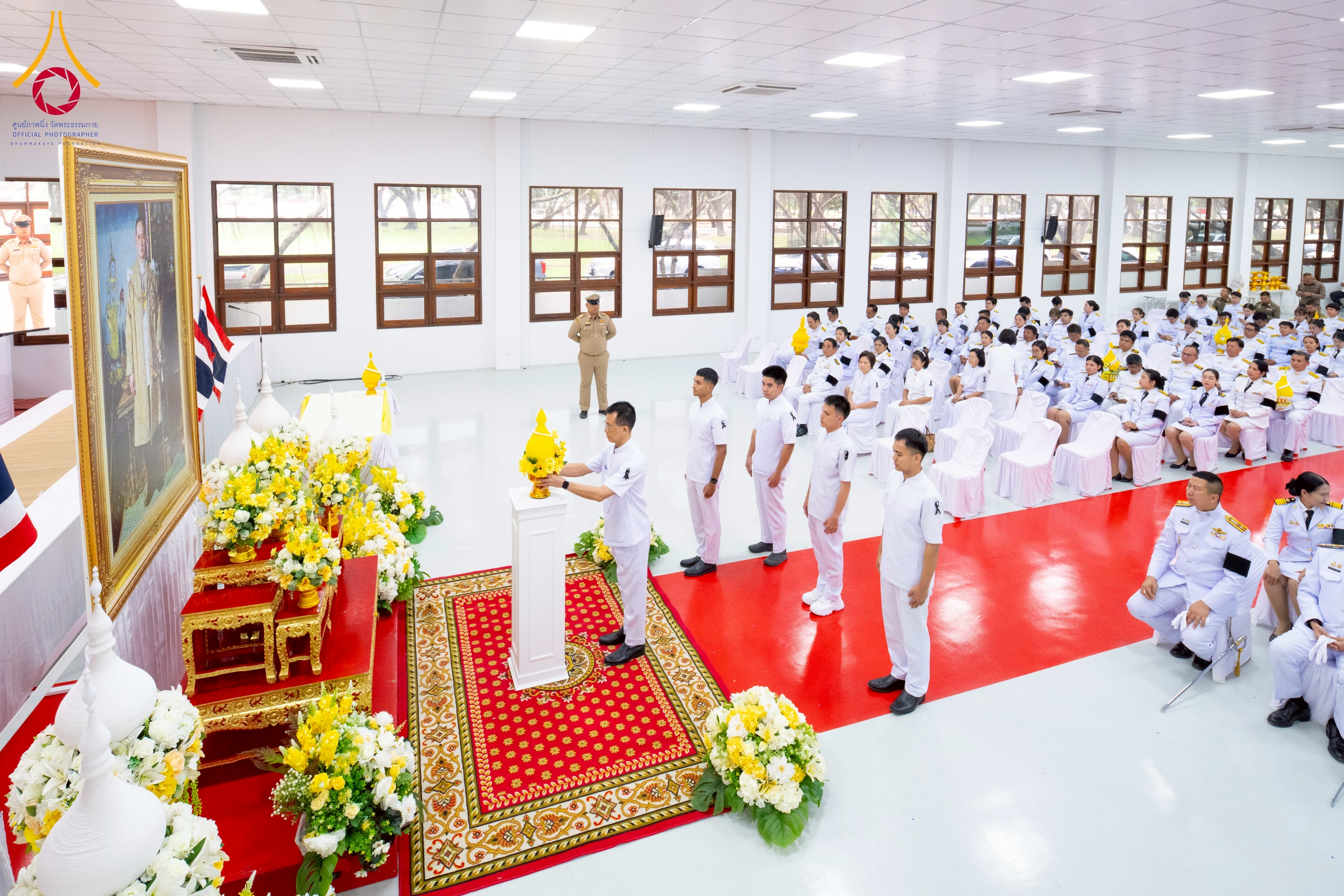 พสกนิกรอำเภอคลองหลวง ร่วมกิจกรรมเนื่องในโอกาสวันคล้ายวันพระบรมราชสมภพ