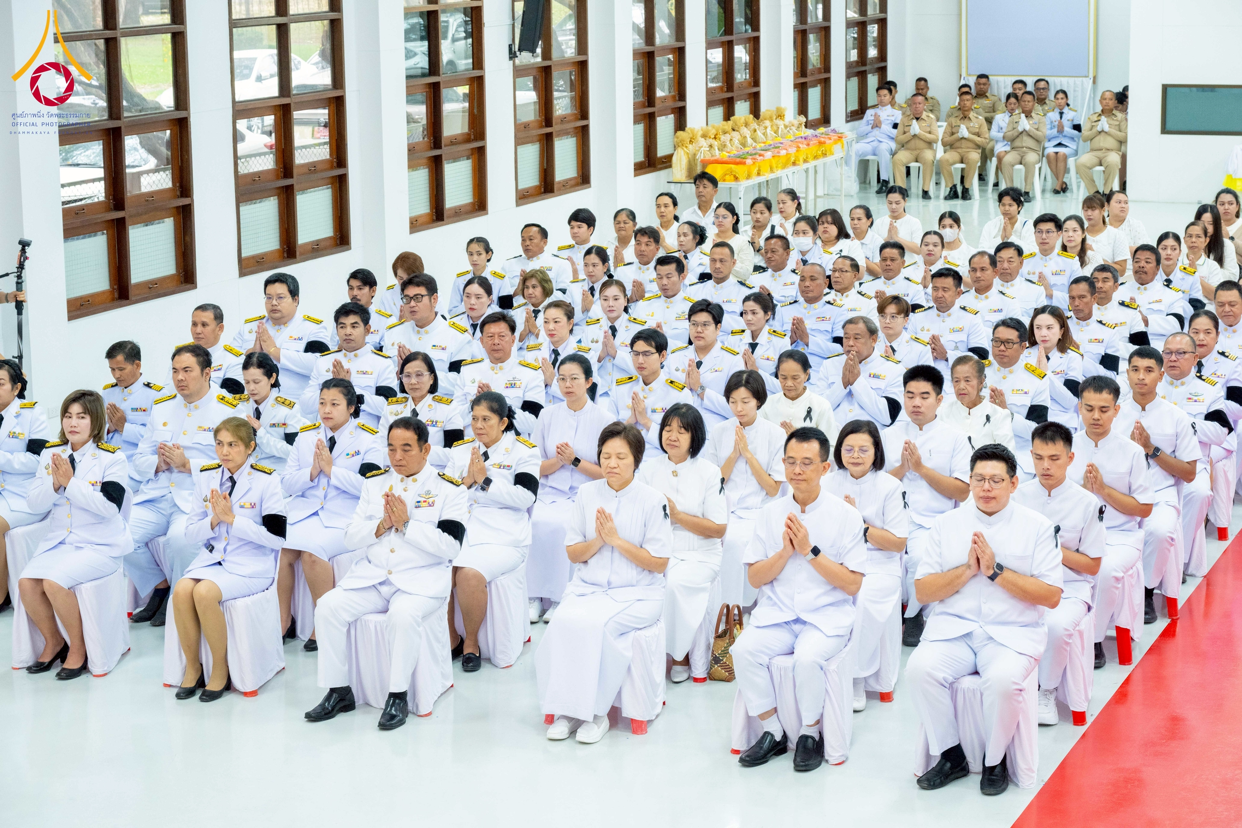 พสกนิกรอำเภอคลองหลวง ร่วมกิจกรรมเนื่องในโอกาสวันคล้ายวันพระบรมราชสมภพ