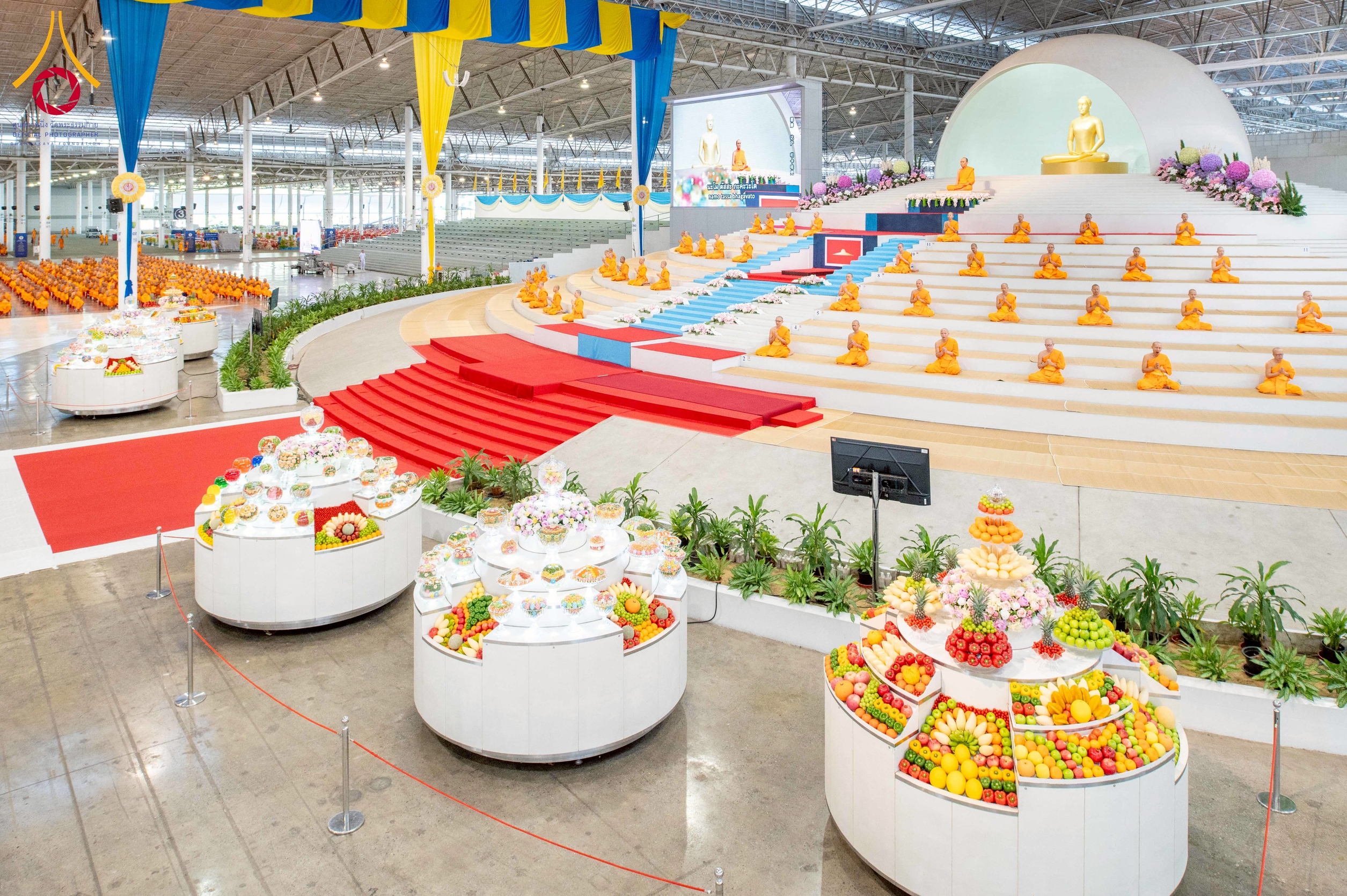 วัดพระธรรมกาย จัดพิธีบูชาข้าวพระ-พิธีทอดผ้าป่าต้นสมบัติจักรพรรดิ