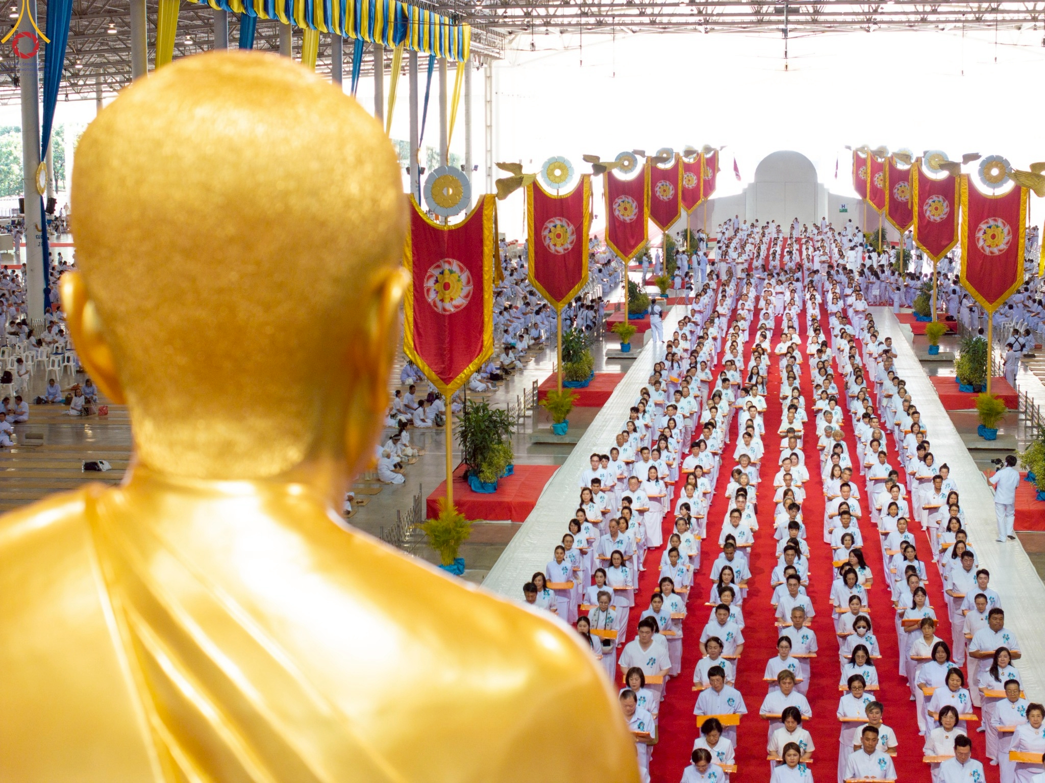วัดพระธรรมกาย จัดพิธีบูชาข้าวพระ-พิธีทอดผ้าป่าต้นสมบัติจักรพรรดิ