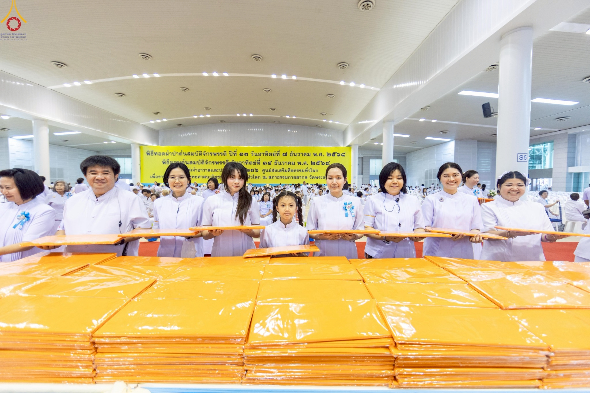 วัดพระธรรมกาย จัดพิธีบูชาข้าวพระ-พิธีทอดผ้าป่าต้นสมบัติจักรพรรดิ