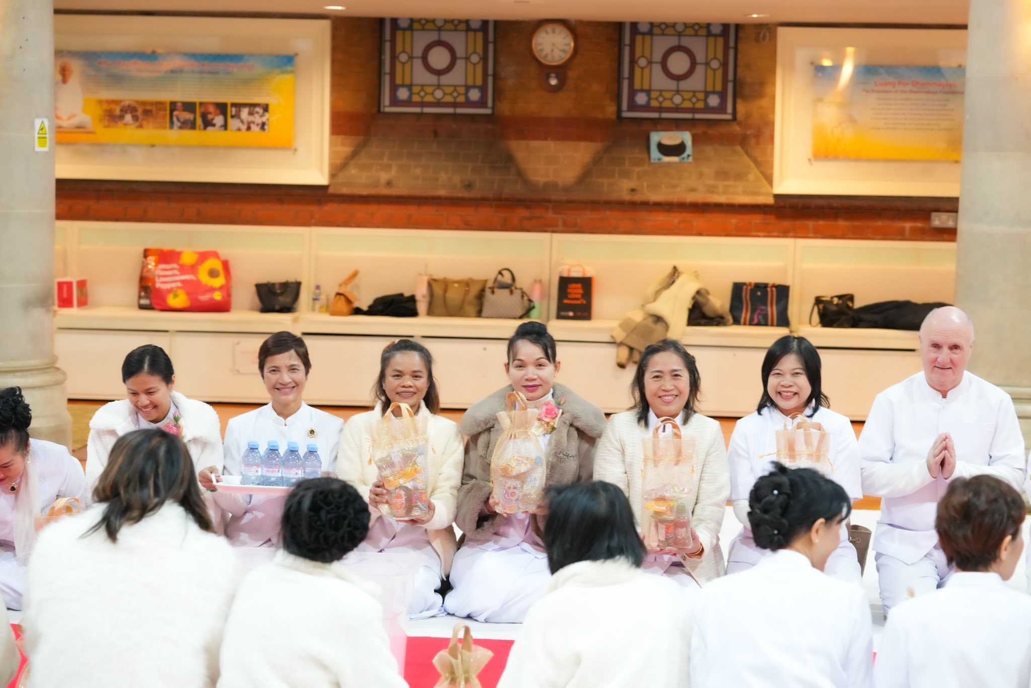 วัดพระธรรมกายลอนดอน จัดงานบุญบูชาข้าวพระ