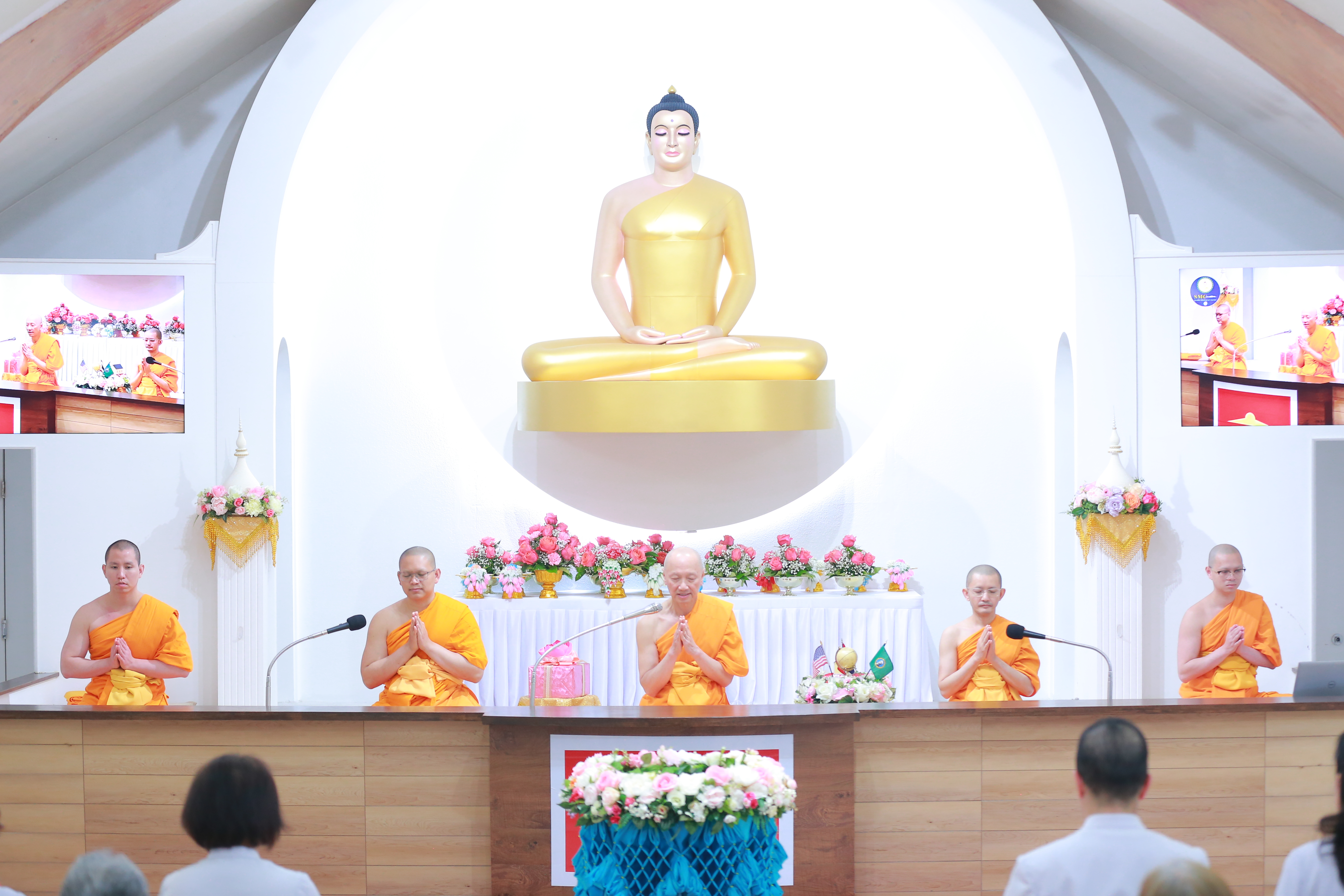 วัดพระธรรมกายซีแอตเติล จัดงานบุญบูชาข้าวพระ