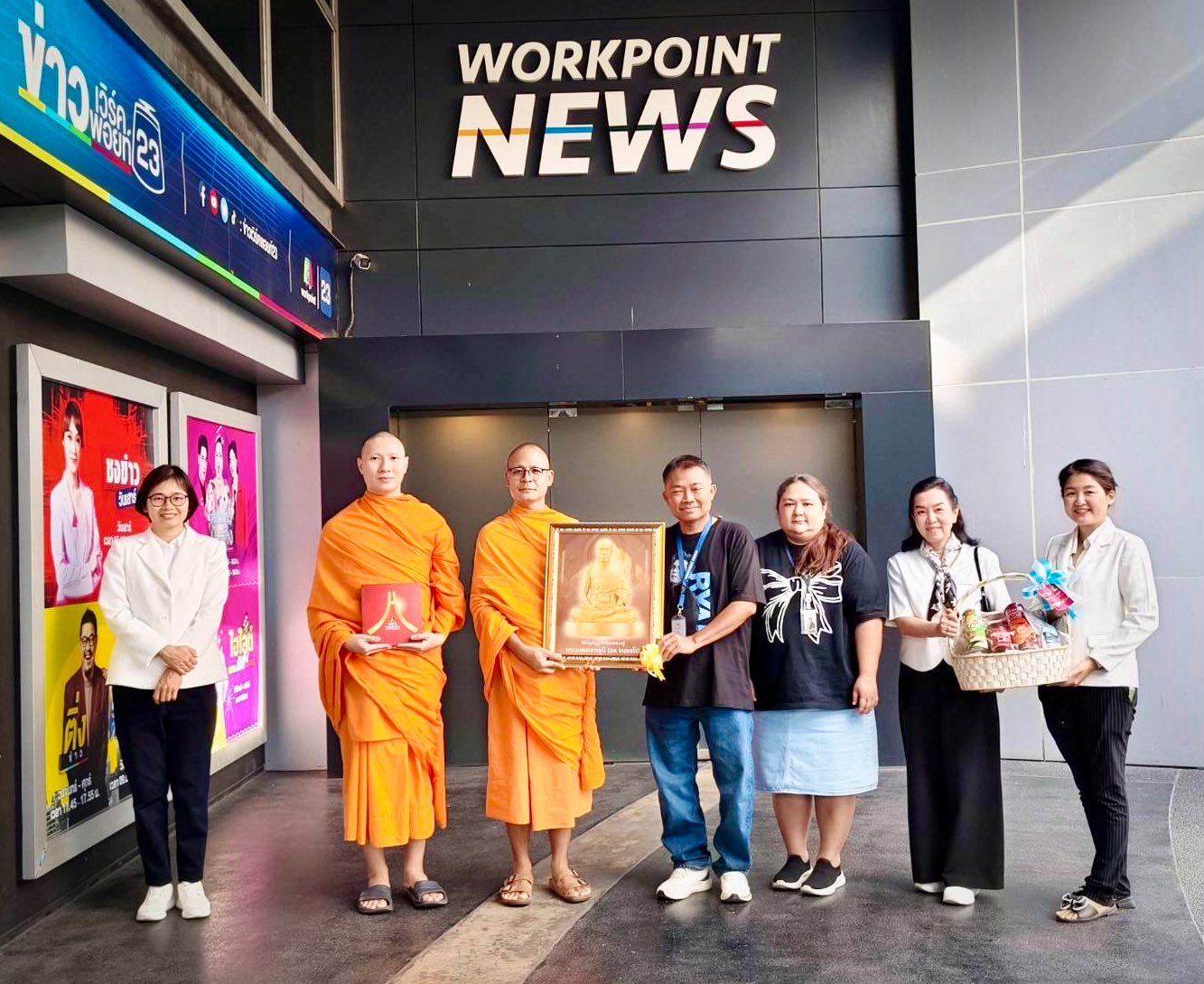 ผู้ช่วยเจ้าอาวาสวัดพระธรรมกาย อำนวยพรผู้บริหารสำนักข่าวเนื่องในเทศกาลปีใหม่