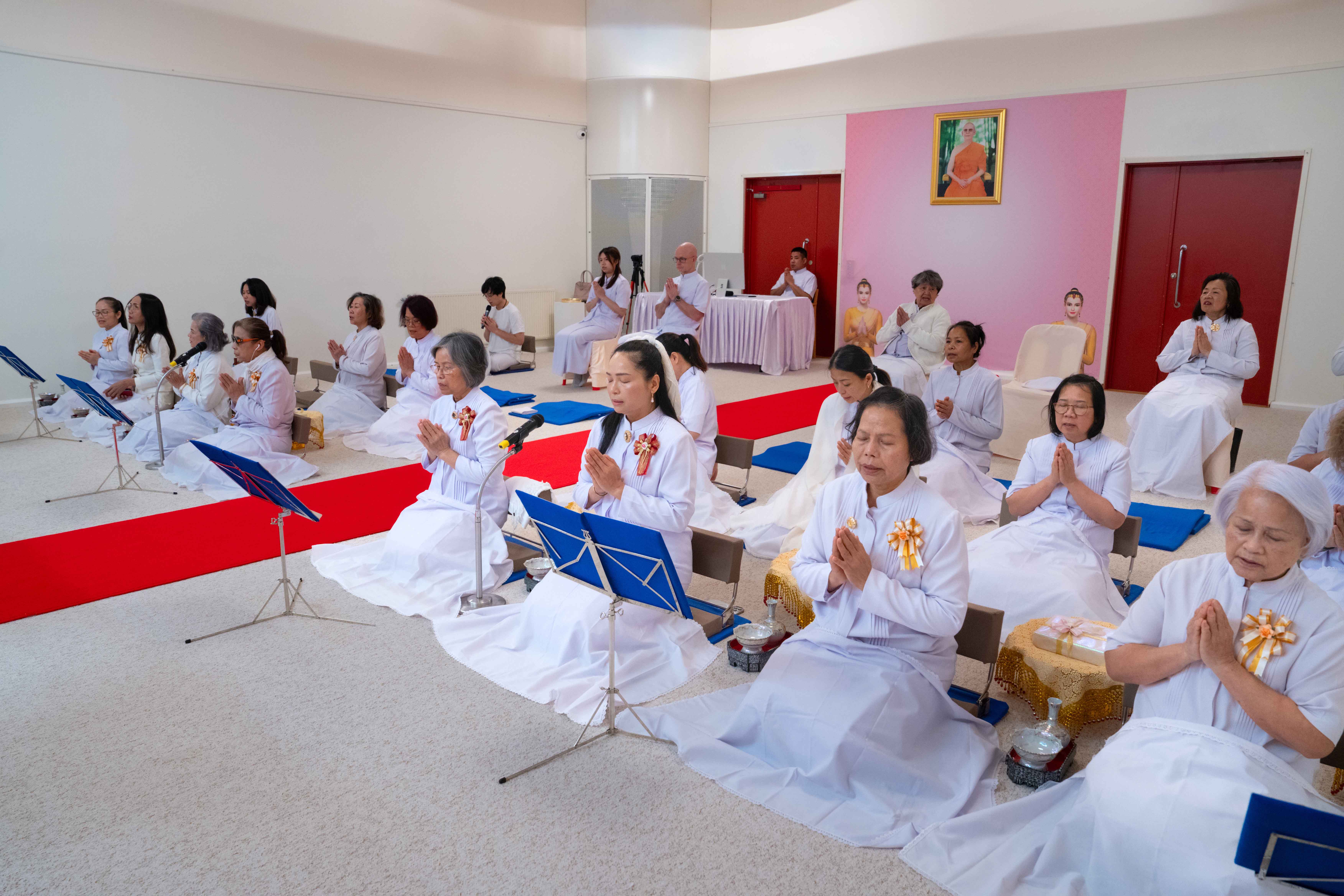 วัดพระธรรมกายสตอกโฮล์ม จัดงานบุญบูชาข้าวพระ