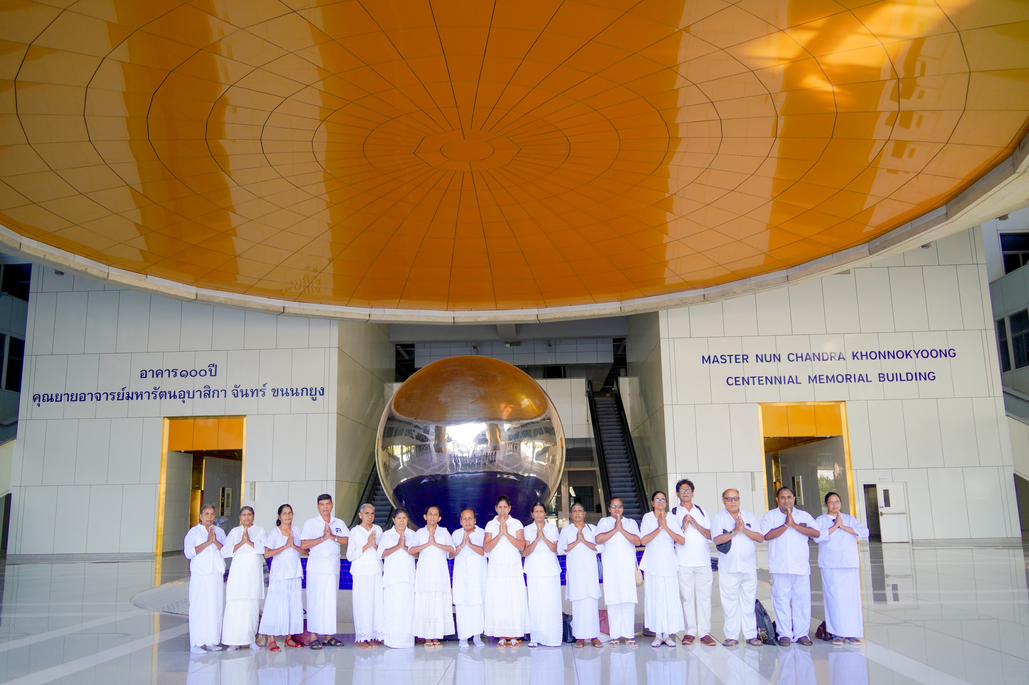 คณะชาวพุทธจากศรีลังกา มาเยี่ยมชมวัดพระธรรมกายเป็นครั้งแรก