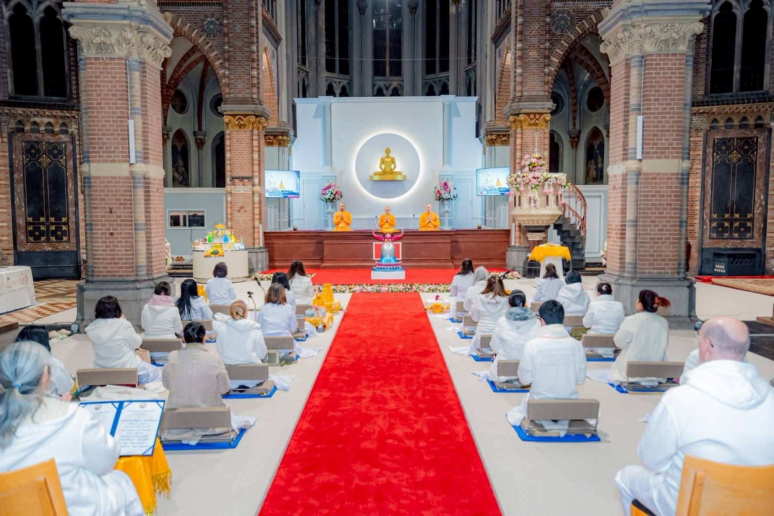 วัดพระธรรมกายเนเธอร์แลนด์ จัดงานบูชาข้าวพระ