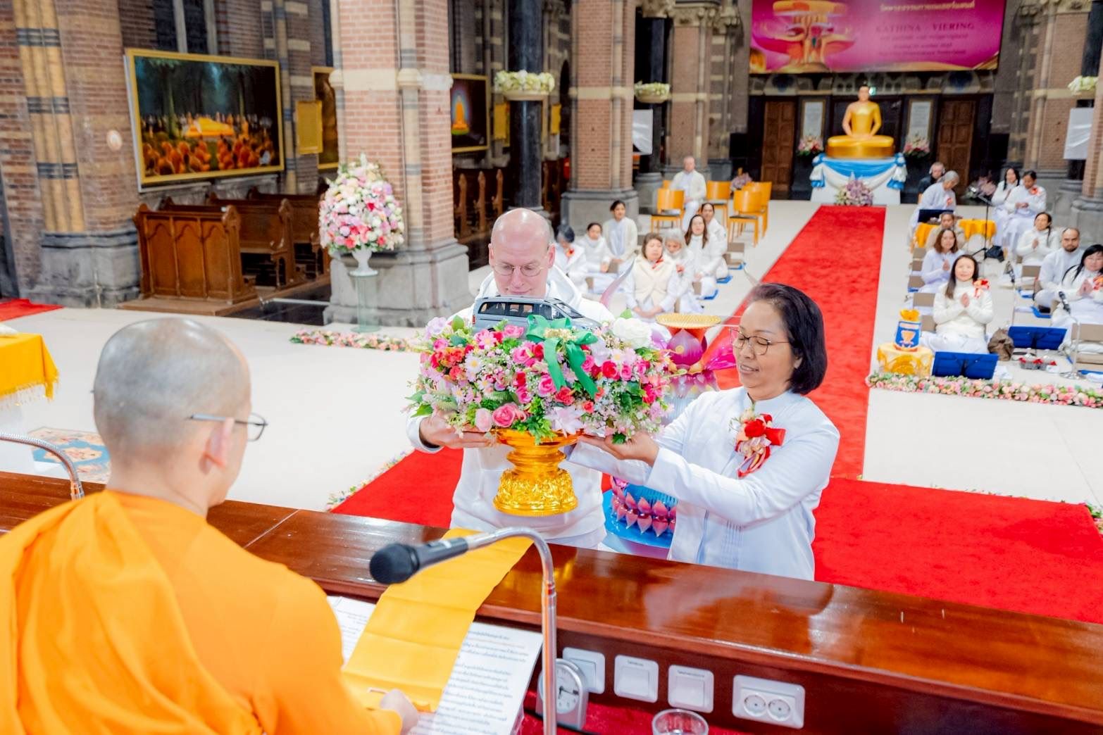 วัดพระธรรมกายเนเธอร์แลนด์ จัดงานบูชาข้าวพระ