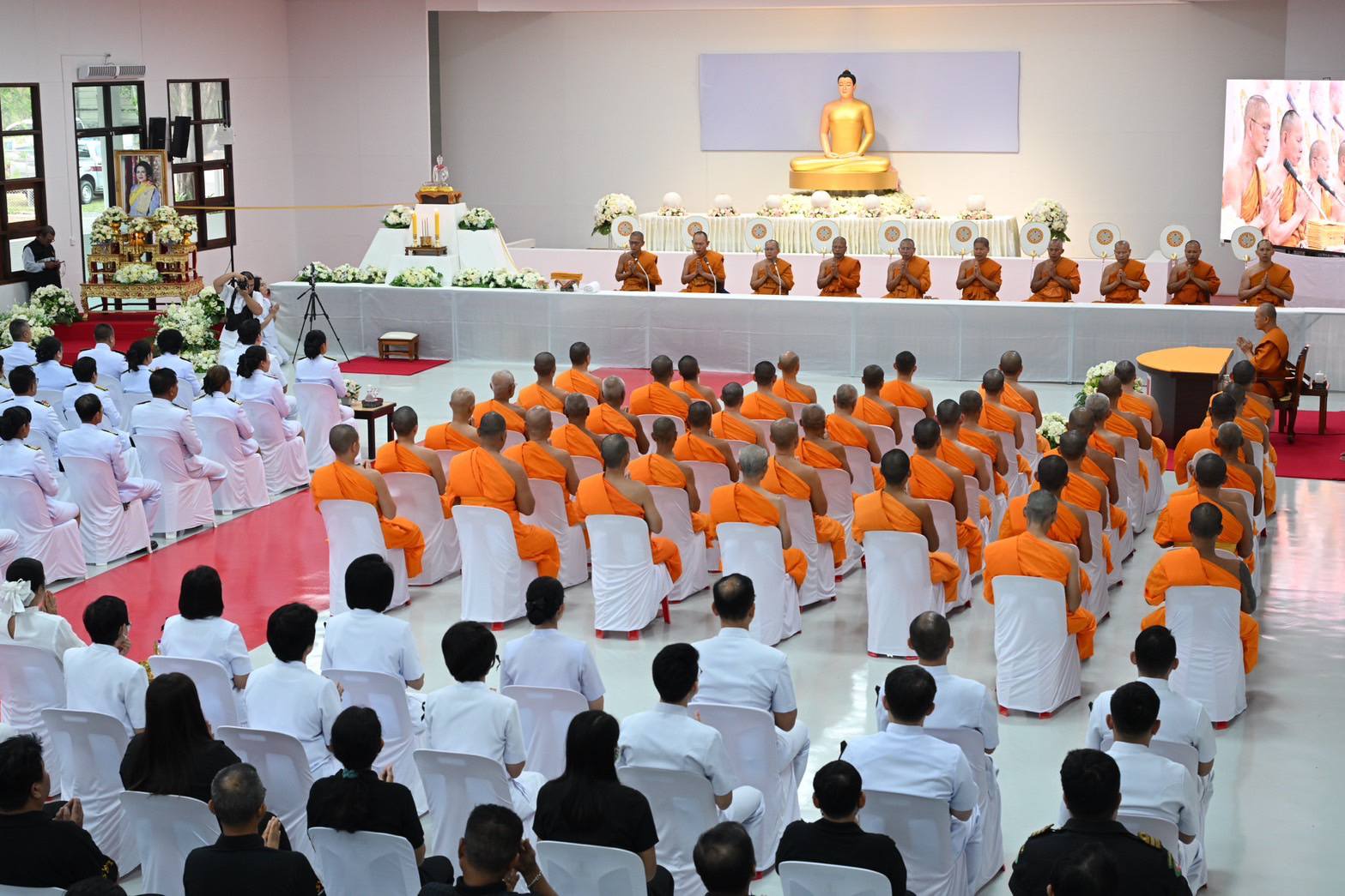 พสกนิกรชาวอำเภอคลองหลวง พร้อมใจบำเพ็ญกุศลปัญญาสมวาร อุทิศถวายพระราชกุศลแด่พระพันปีหลวง