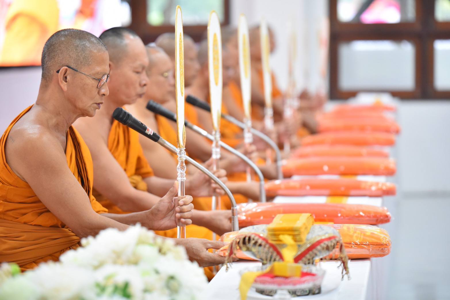 พสกนิกรชาวอำเภอคลองหลวง พร้อมใจบำเพ็ญกุศลปัญญาสมวาร อุทิศถวายพระราชกุศลแด่พระพันปีหลวง