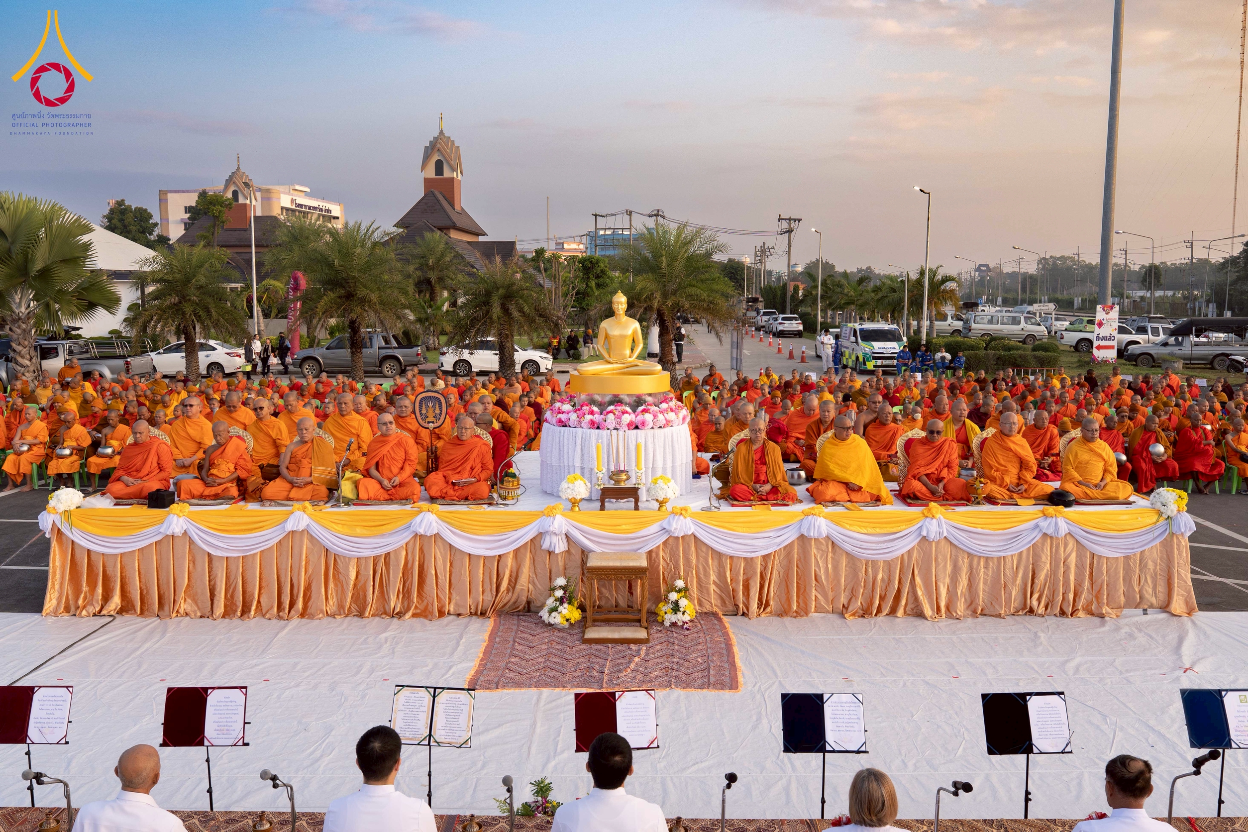 จังหวัดลำปาง จัดตักบาตรพระ 1,000 รูป ฉลอง 1,345 ปี
