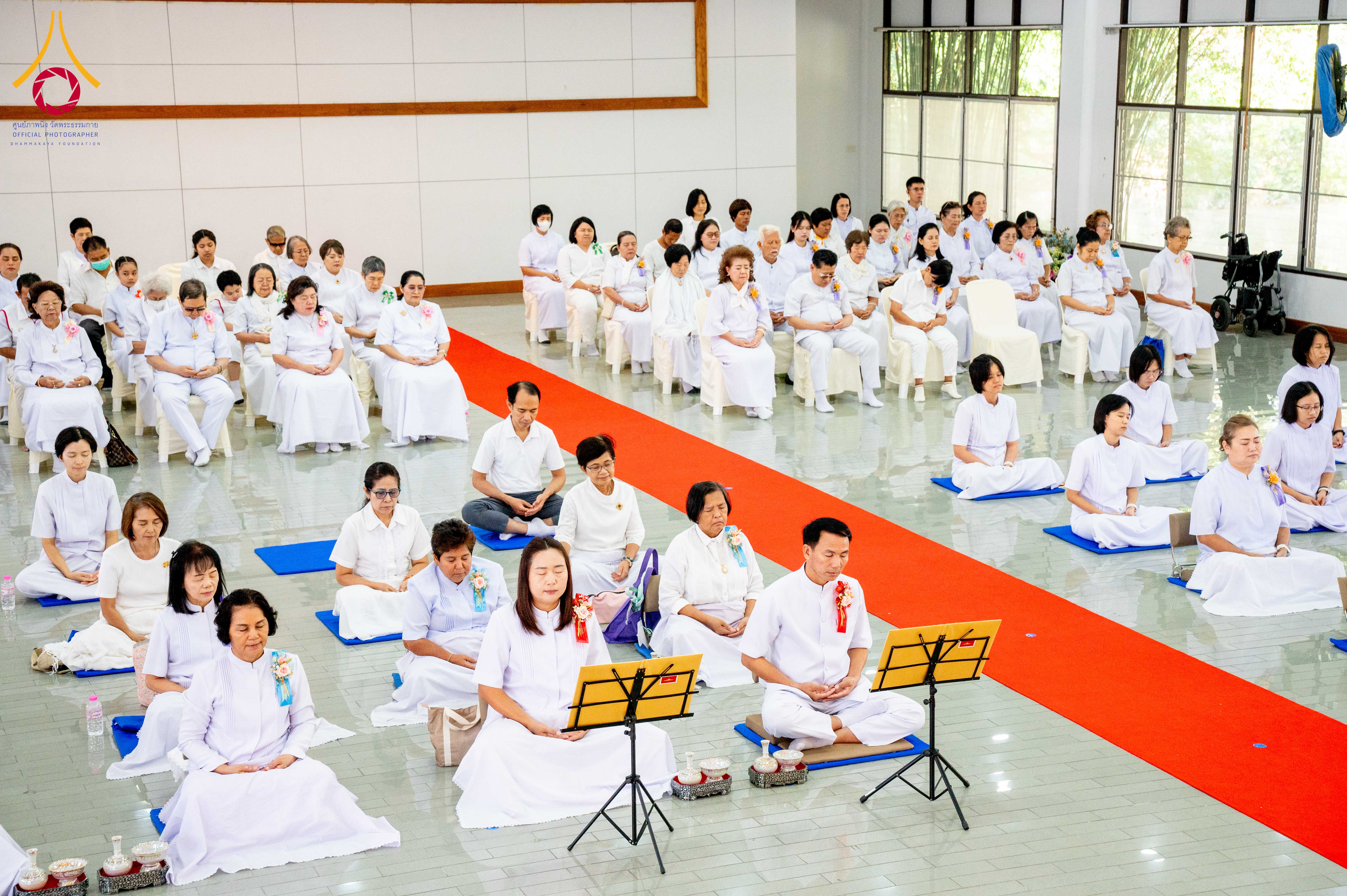 พิธีทอดผ้าป่าสมทบทุนตักบาตรพระ 10,000 รูป จังหวัดกาญจนบุรี