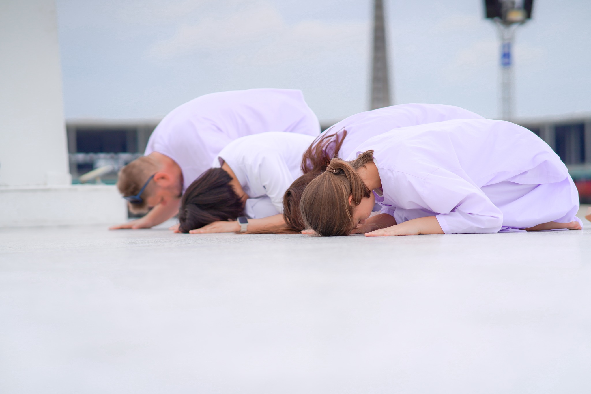 ครอบครัวชาวรัสเซีย เดินทางมาเยี่ยมชมวัดพระธรรมกาย