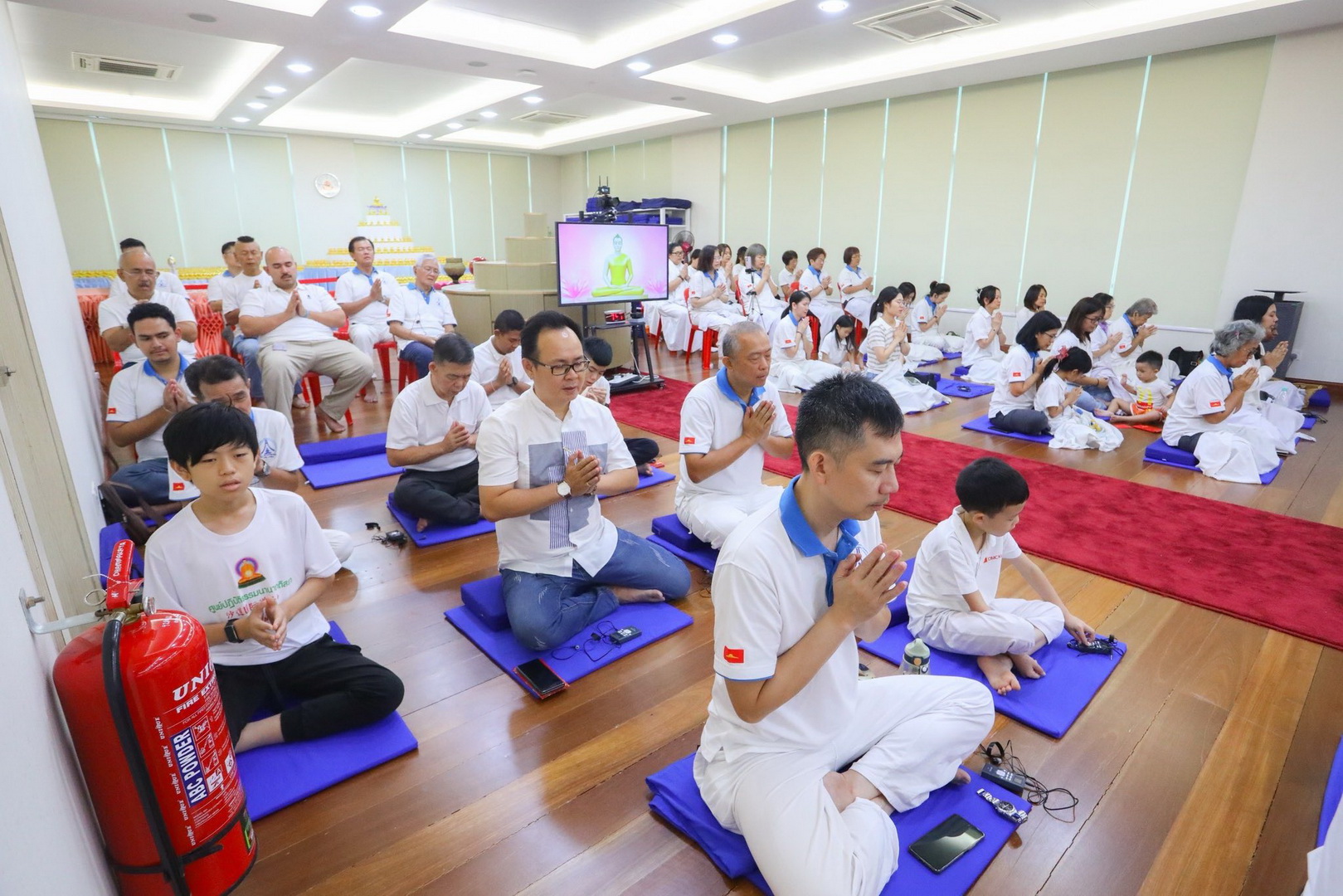 วัดพระธรรมกายกัวลาลัมเปอร์ จัดพิธีสักการะบูชาพระบรมสารีริกธาตุ