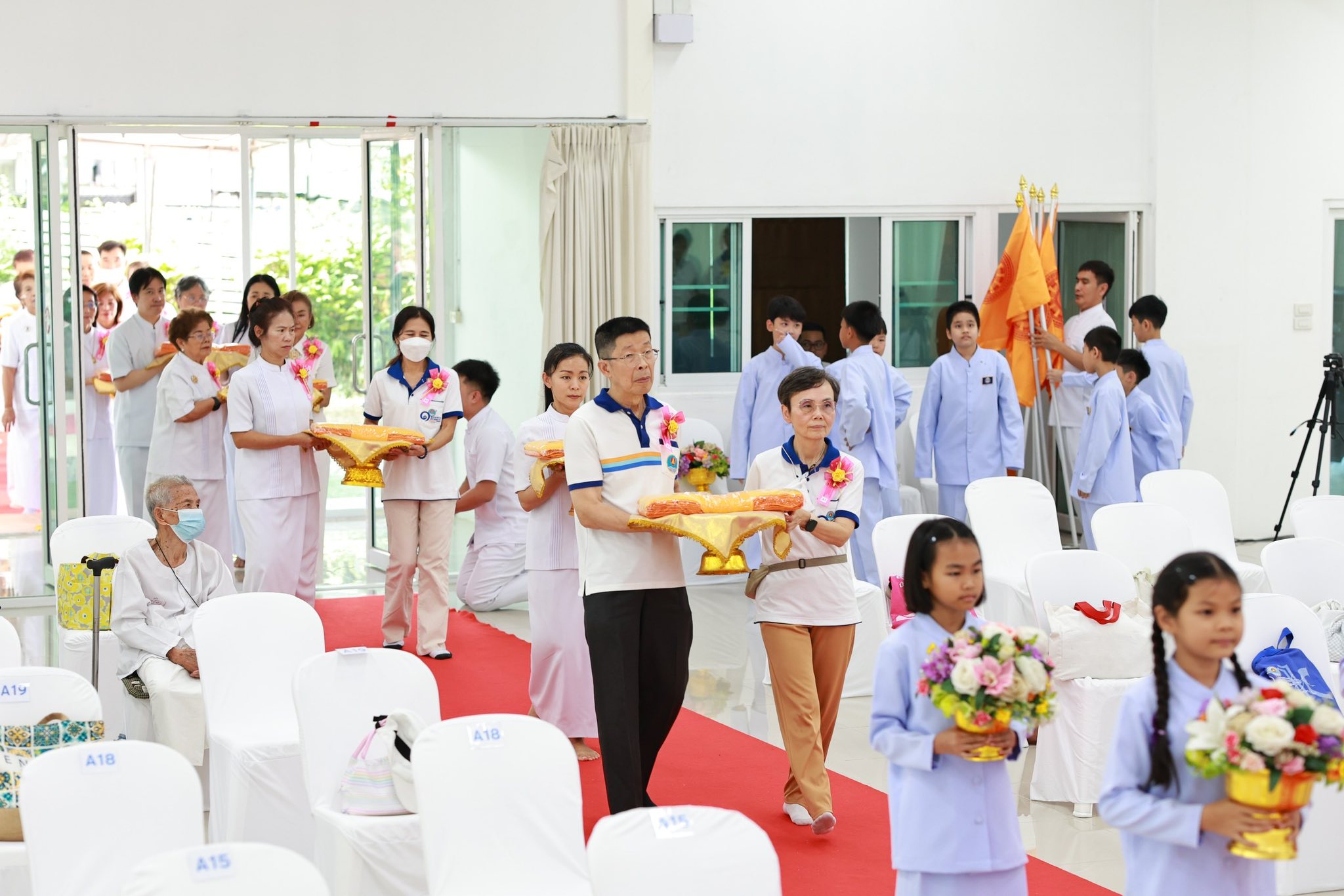 ศูนย์ปฏิบัติธรรม ธรรมธารา สายไหม จัดพิธีทอดผ้าป่า เพื่อสนับสนุนงานวันรวมพลังเด็กดี V-Star