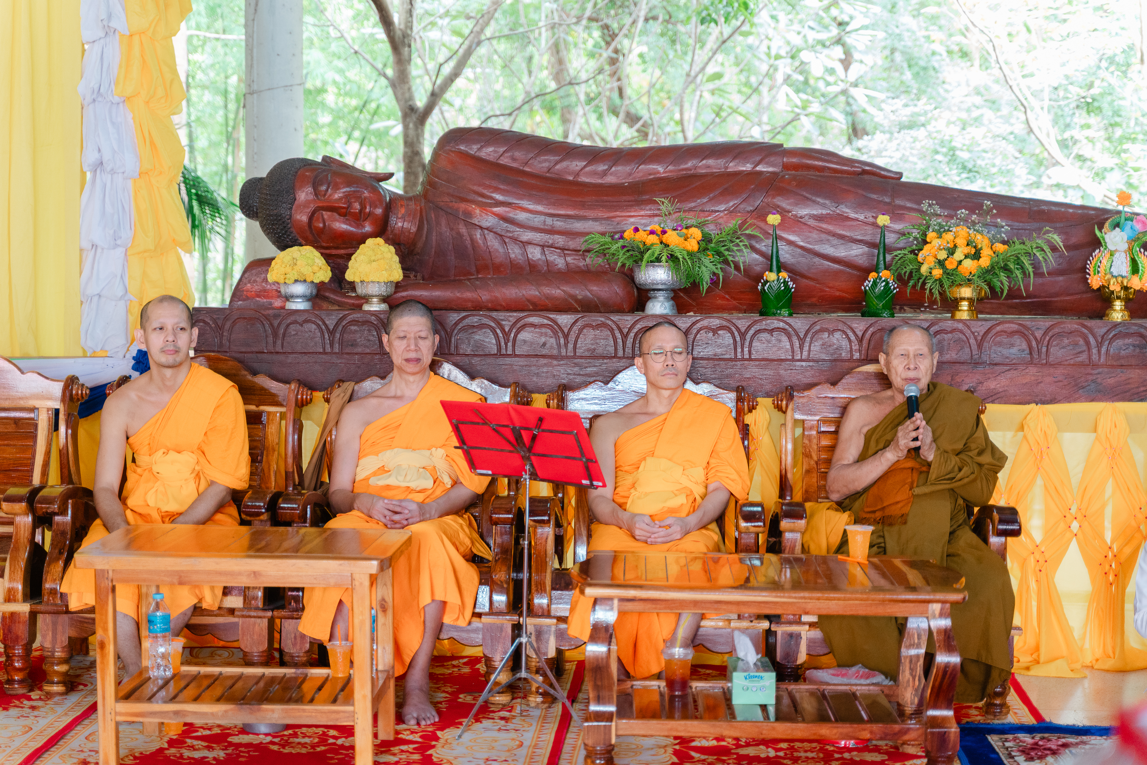 คณะศิษย์วัดพระธรรมกาย อัญเชิญพระบรมสารีริกธาตุ ประดิษฐาน ณ โฆสนิมิตเจดีย์ วัดป่านาอุดมวนาราม