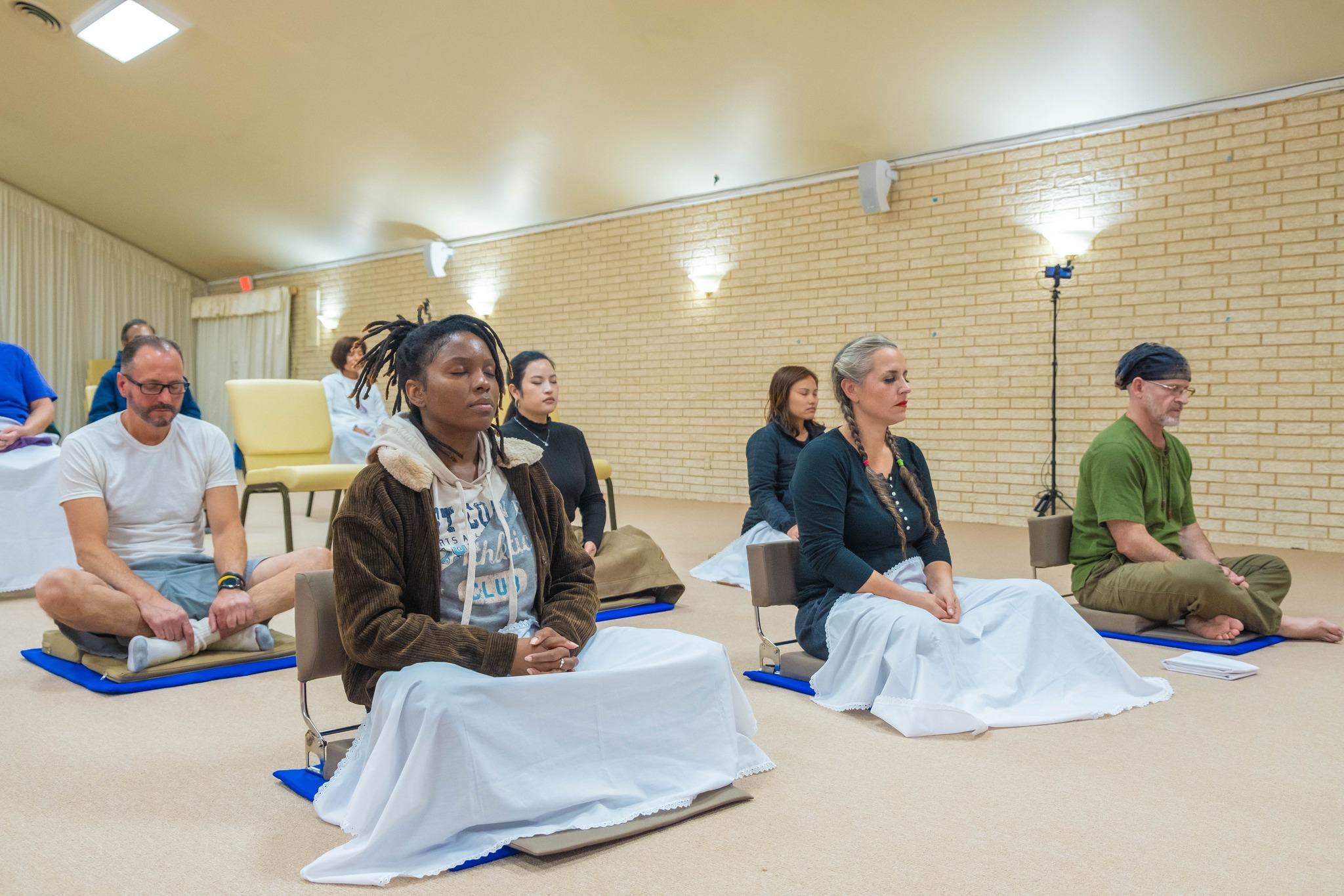 วัดพระธรรมกายเท็กซัส จัดคลาสสมาธิประจำสัปดาห์