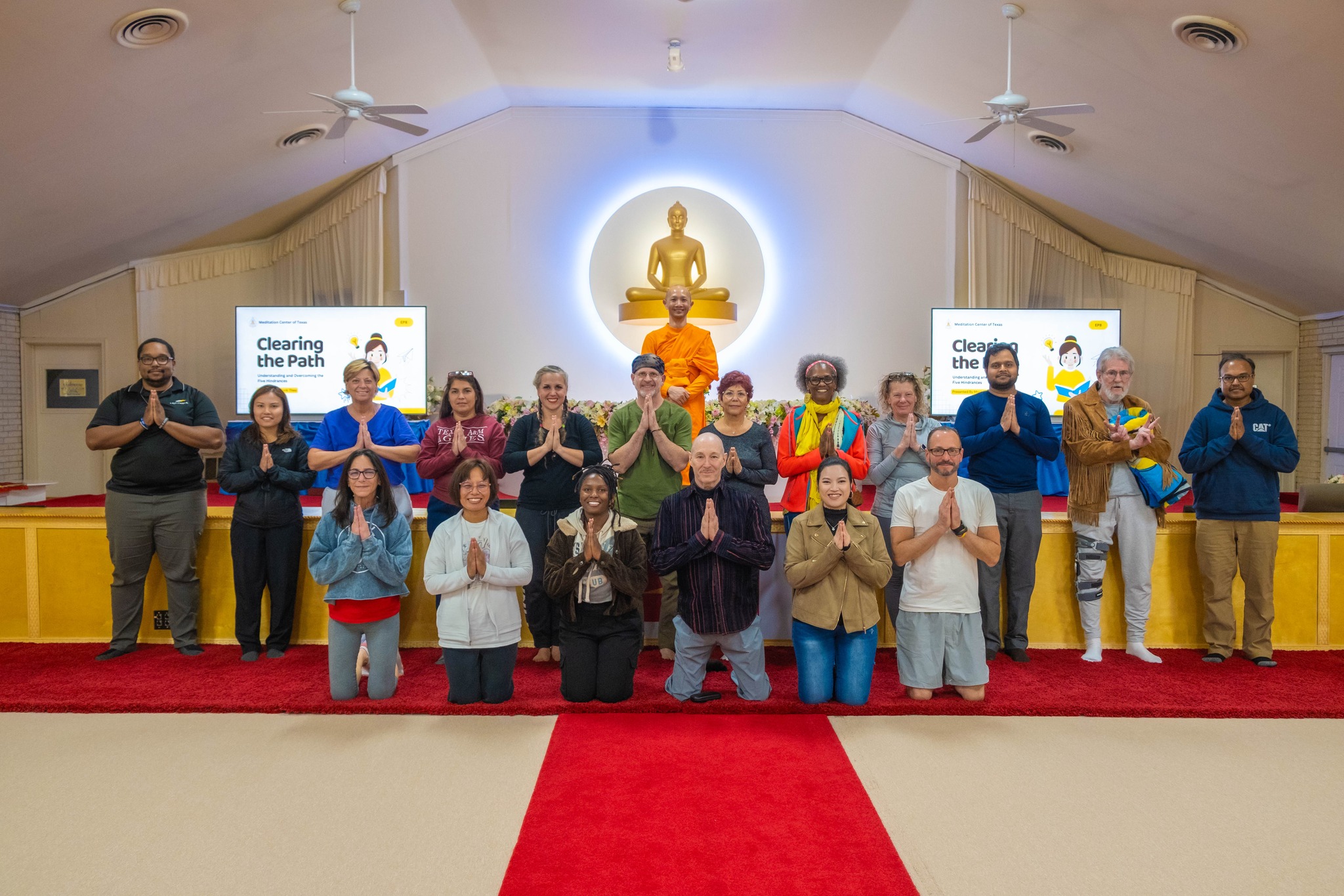 วัดพระธรรมกายเท็กซัส จัดคลาสสมาธิประจำสัปดาห์