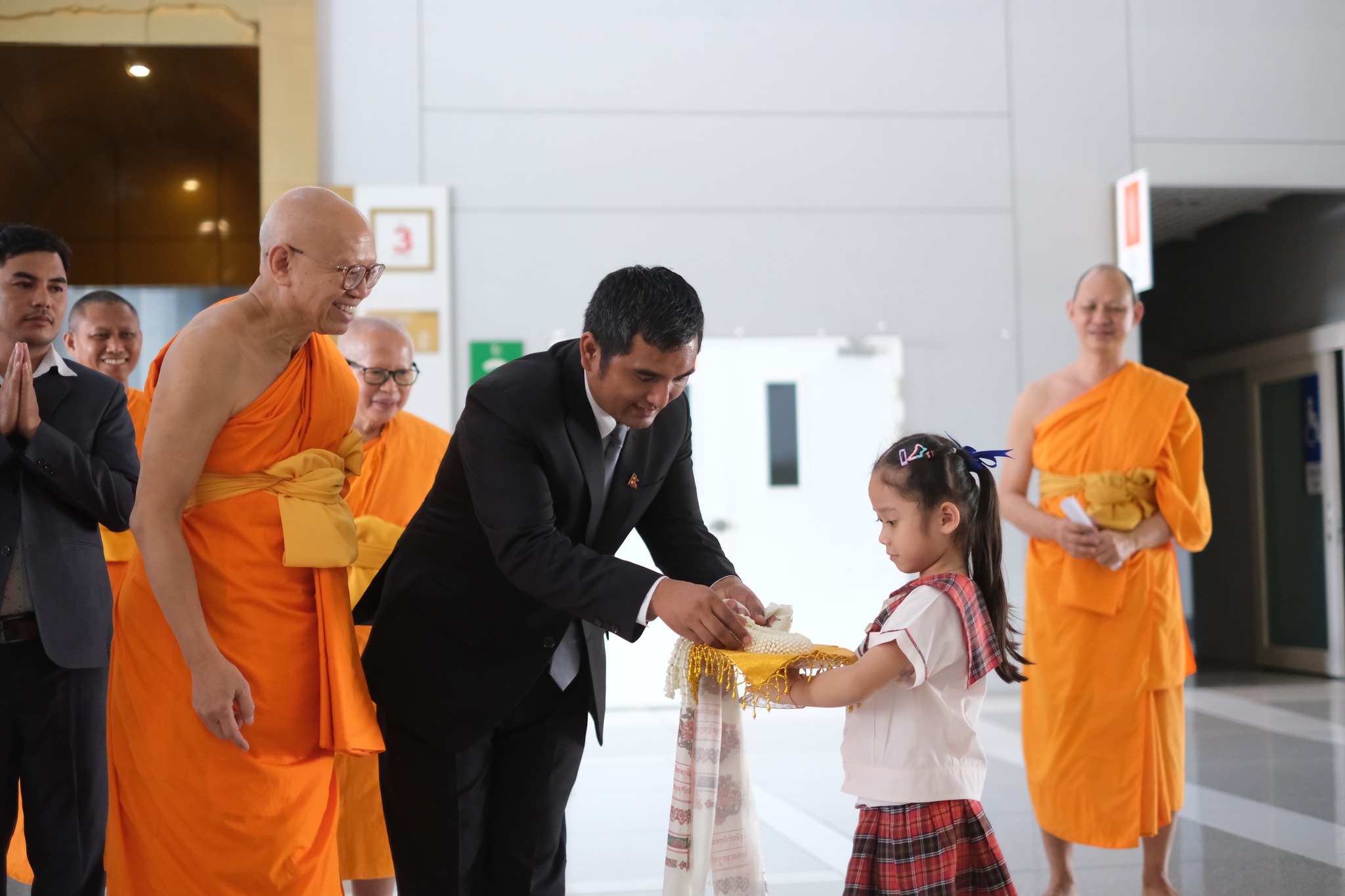 พิธีมอบเกียรติบัตรแก่ผู้ผ่านหลักสูตรพัฒนาความดีสากล คณะครูและผู้บริหารเนปาล รุ่นที่ 3