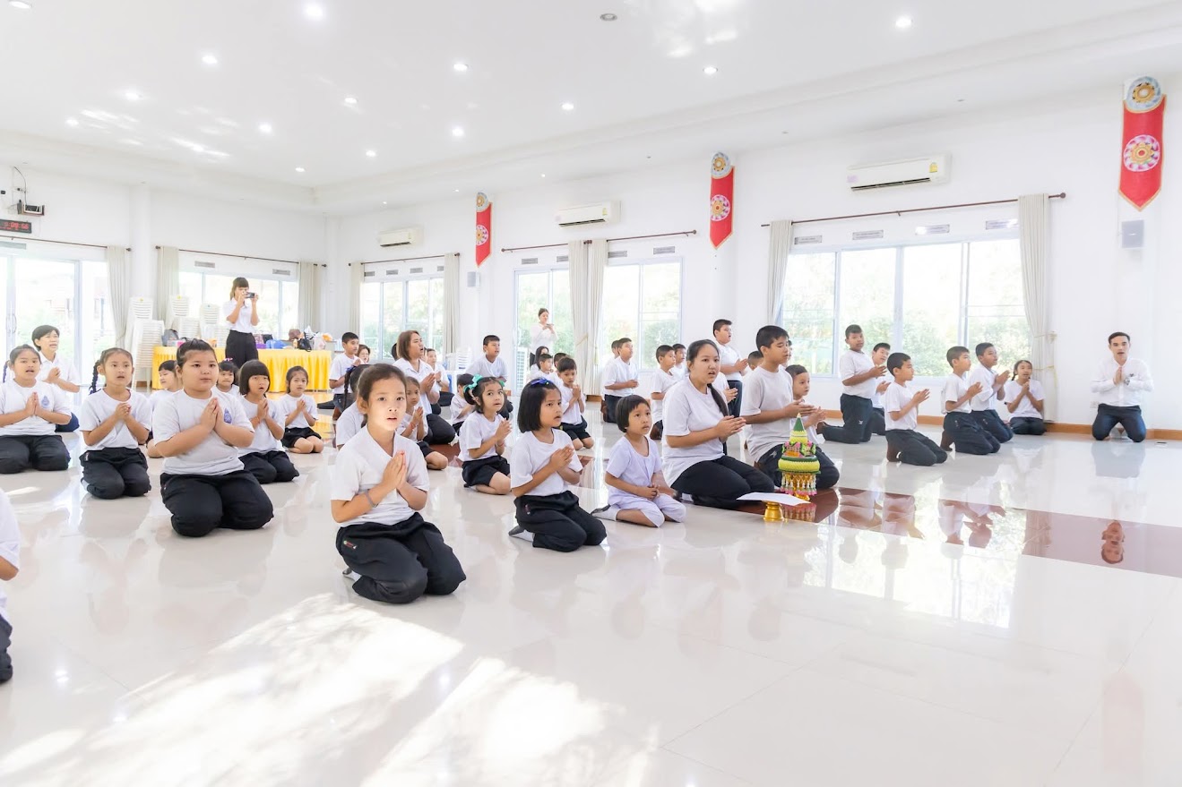 ศูนย์อบรมเยาวชนบางปะหัน จัดค่ายอบรมศีลธรรม โรงเรียนวัดไก่