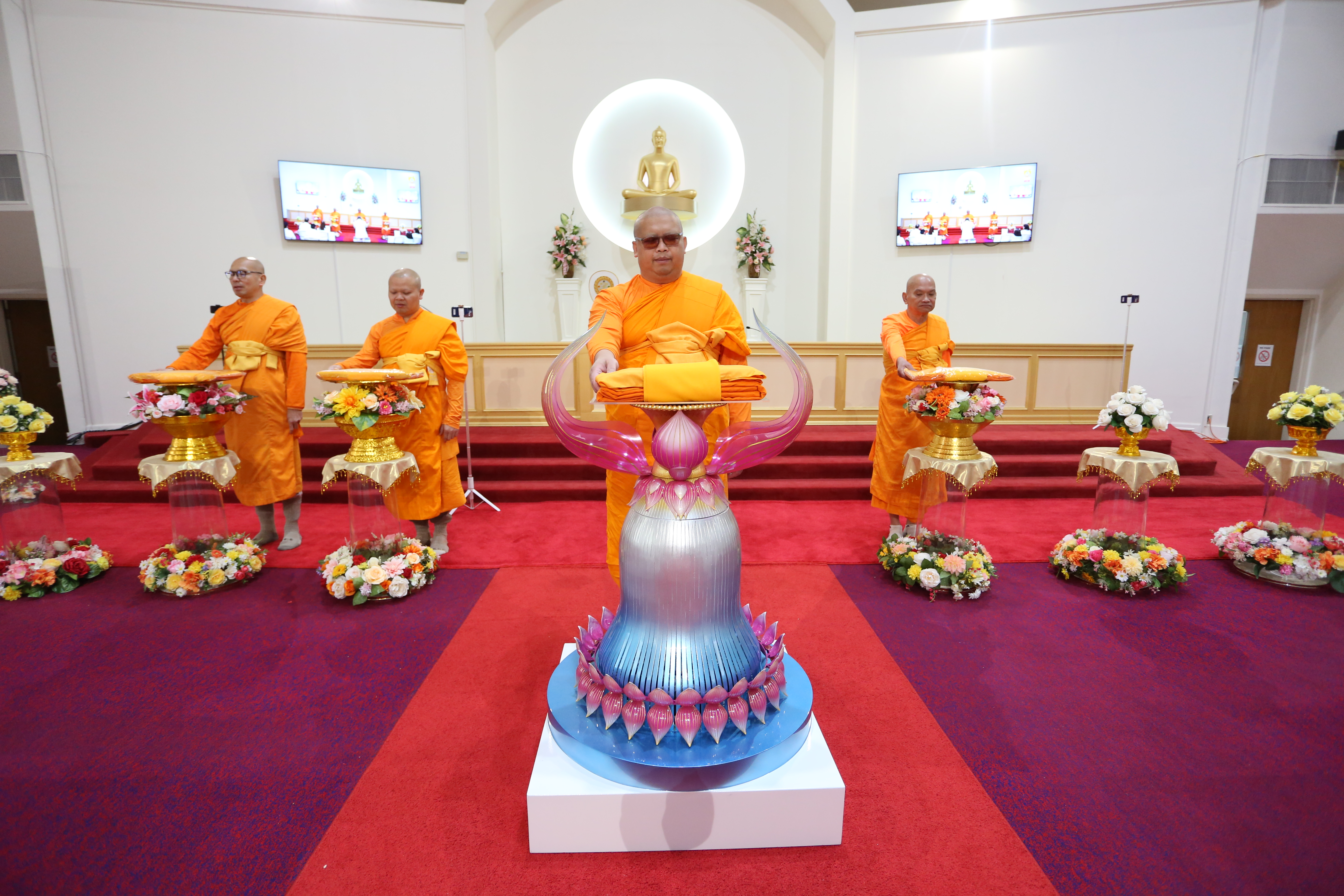 วัดพระธรรมกายออเรกอน จัดพิธีมุทิตาอายุวัฒนมงคล 85 ปี หลวงพ่อทัตตชีโว