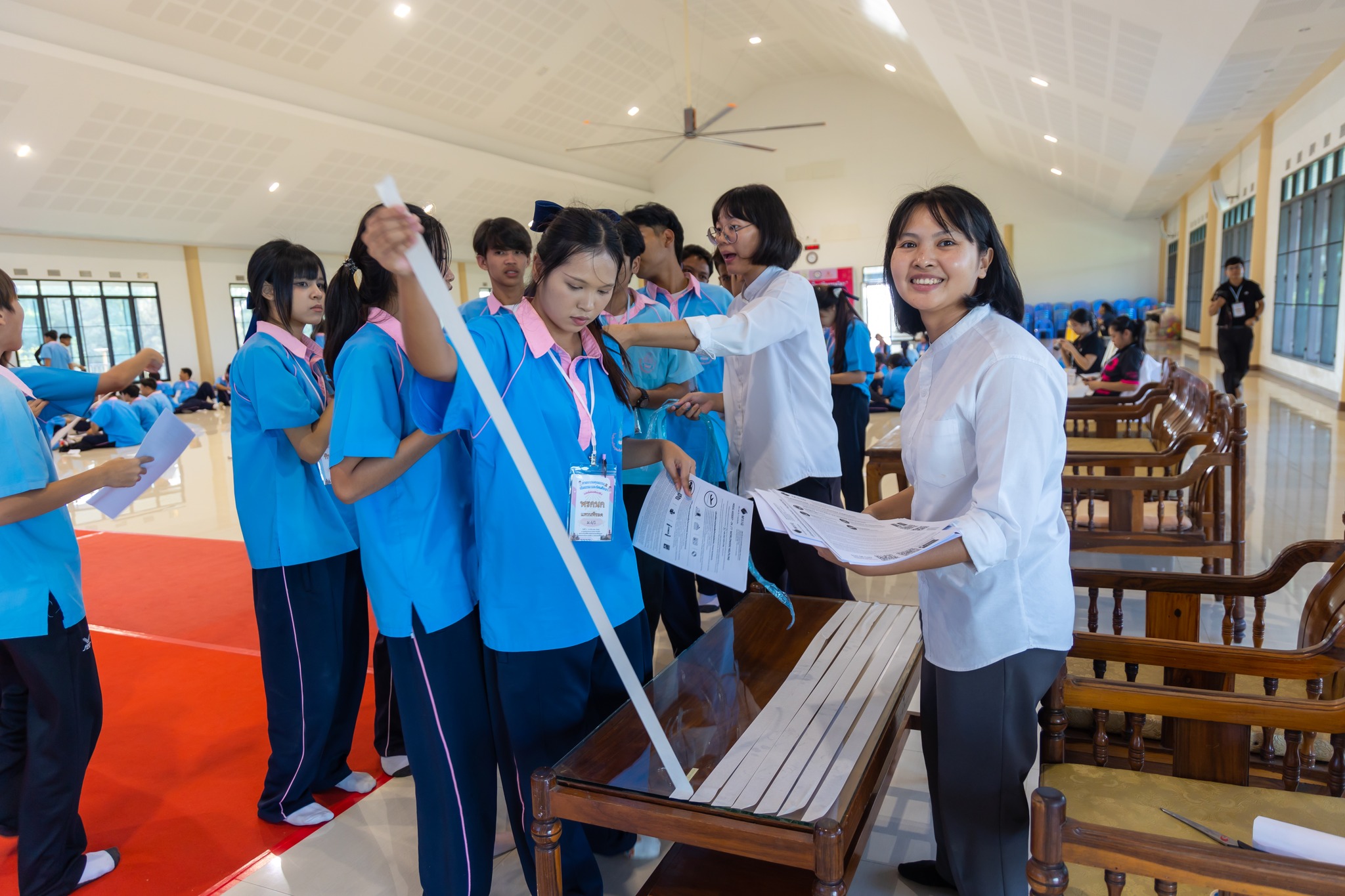 นักเรียนโรงเรียนเตรียมอุดมศึกษาน้อมเกล้า ปทุมธานี เข้าค่ายอบรมศีลธรรม